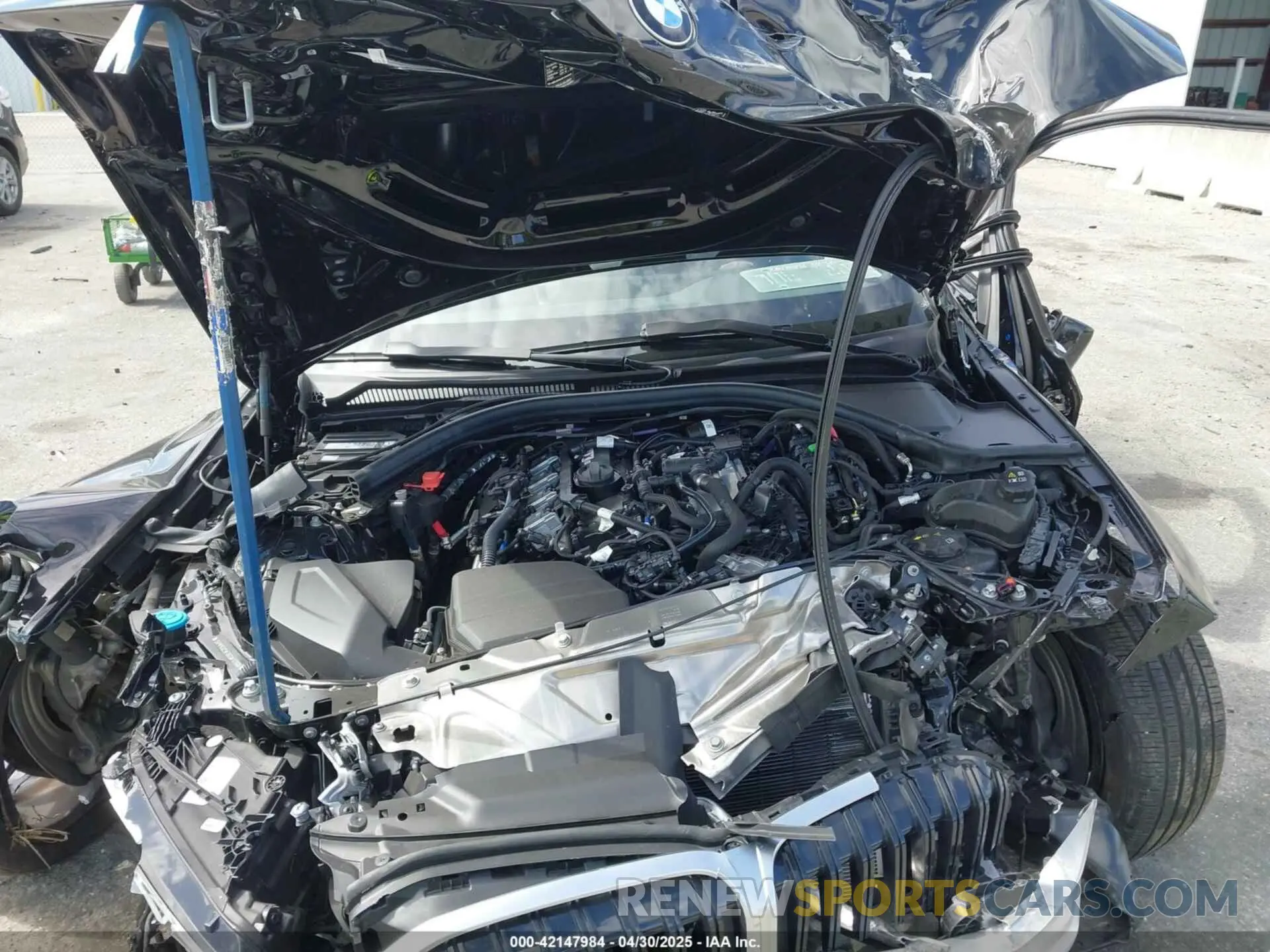 10 Photograph of a damaged car 3MW69CW06S8F01988 BMW 3 SERIES 2025