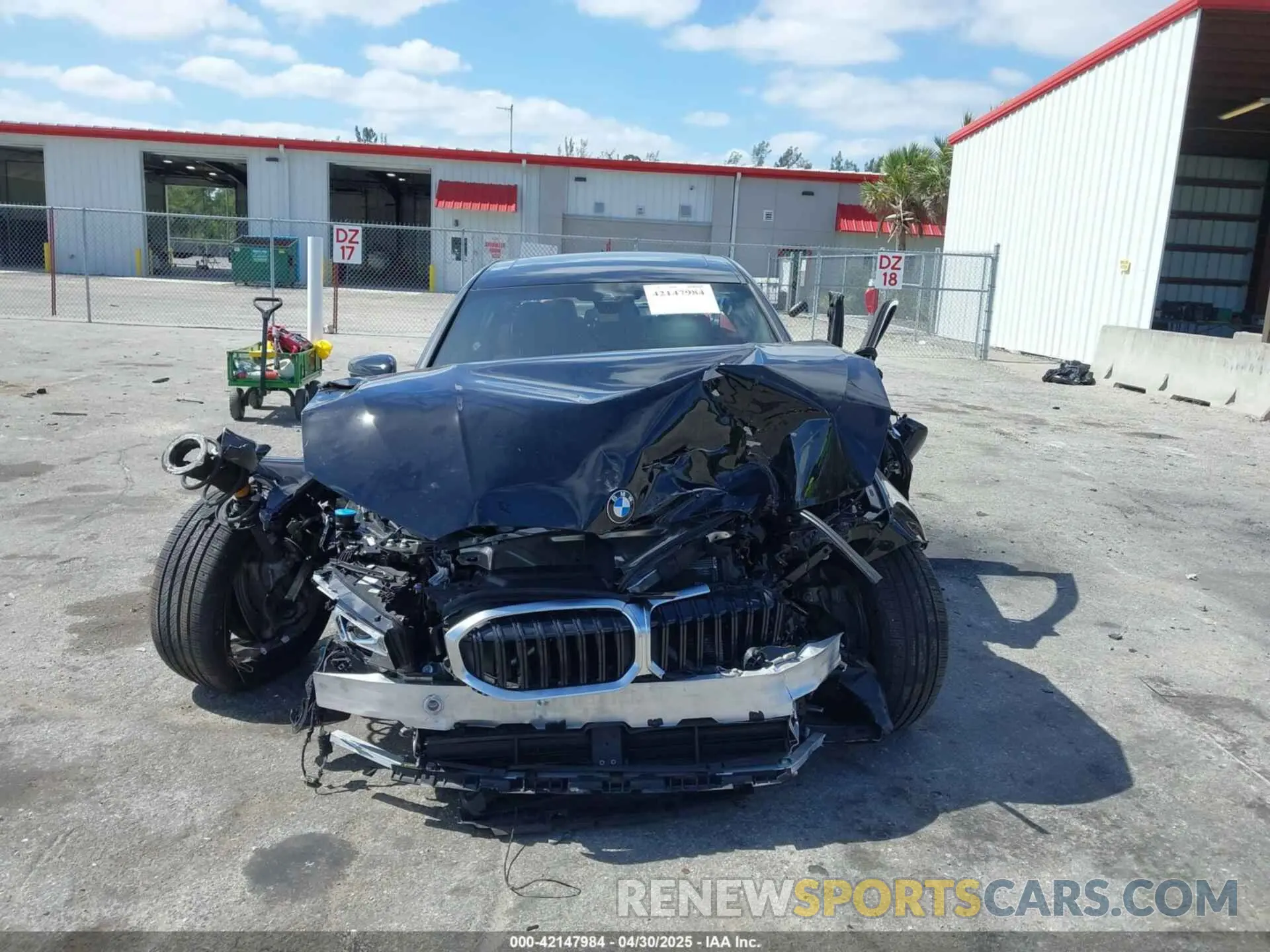 13 Photograph of a damaged car 3MW69CW06S8F01988 BMW 3 SERIES 2025
