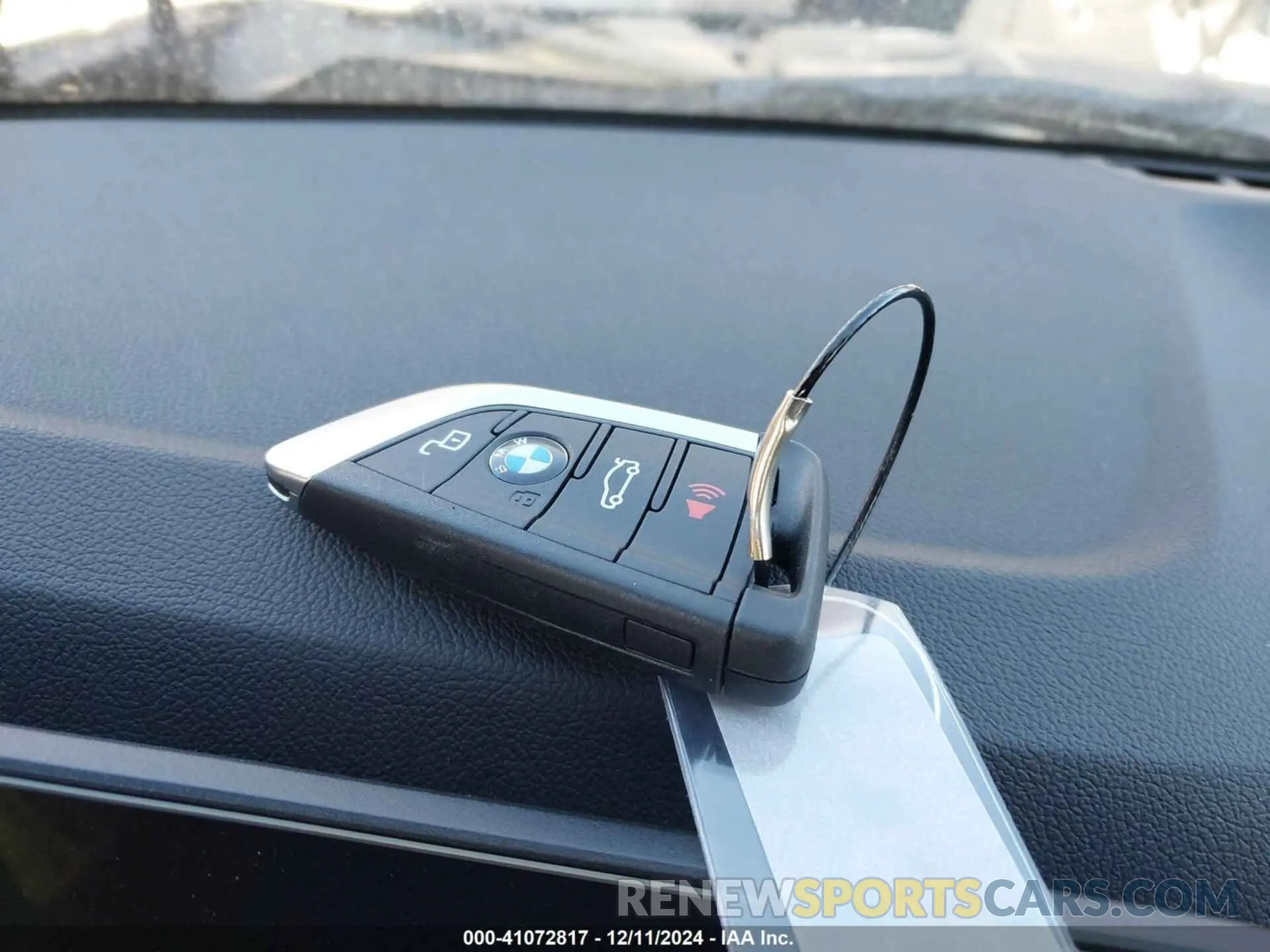 11 Фотография поврежденного автомобиля 3MW89CW04S8F06535 BMW 3 SERIES 2025