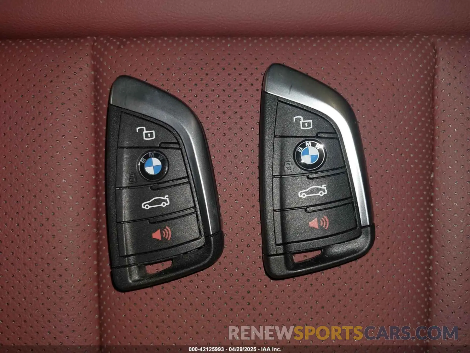 11 Фотография поврежденного автомобиля 3MW89CW08S8F24309 BMW 3 SERIES 2025