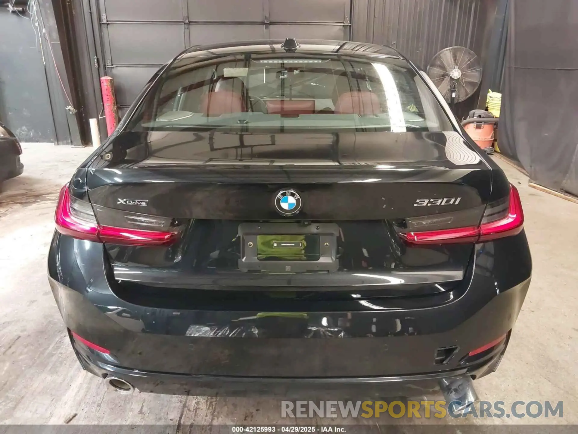 17 Фотография поврежденного автомобиля 3MW89CW08S8F24309 BMW 3 SERIES 2025