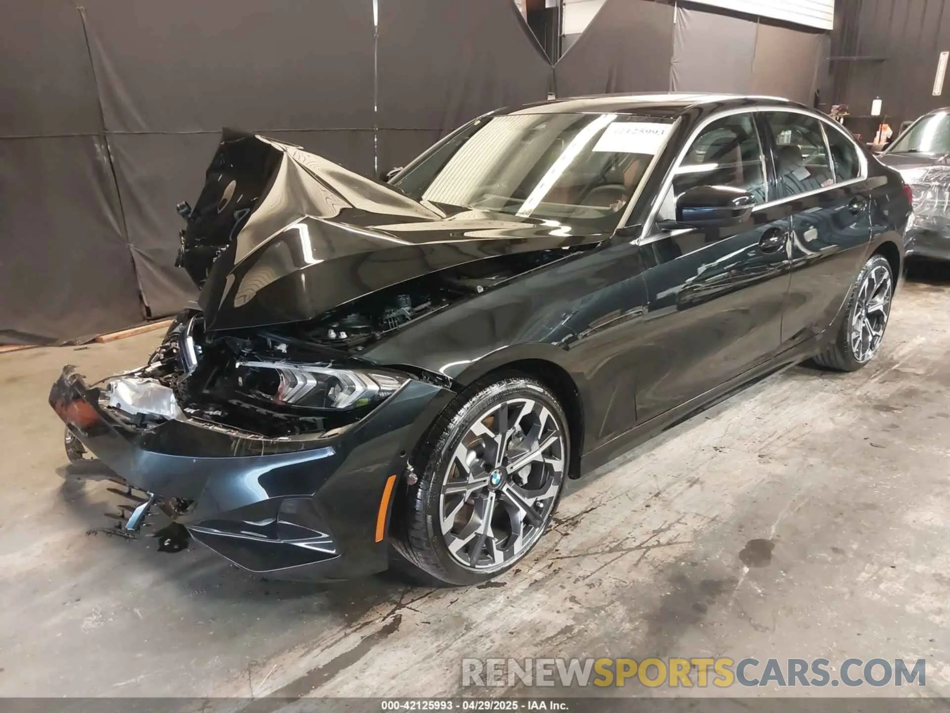 2 Фотография поврежденного автомобиля 3MW89CW08S8F24309 BMW 3 SERIES 2025