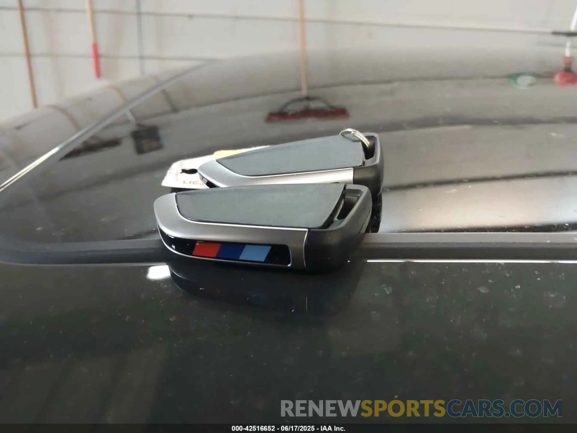 11 Фотография поврежденного автомобиля 3MW89CW08S8F31843 BMW 3 SERIES 2025