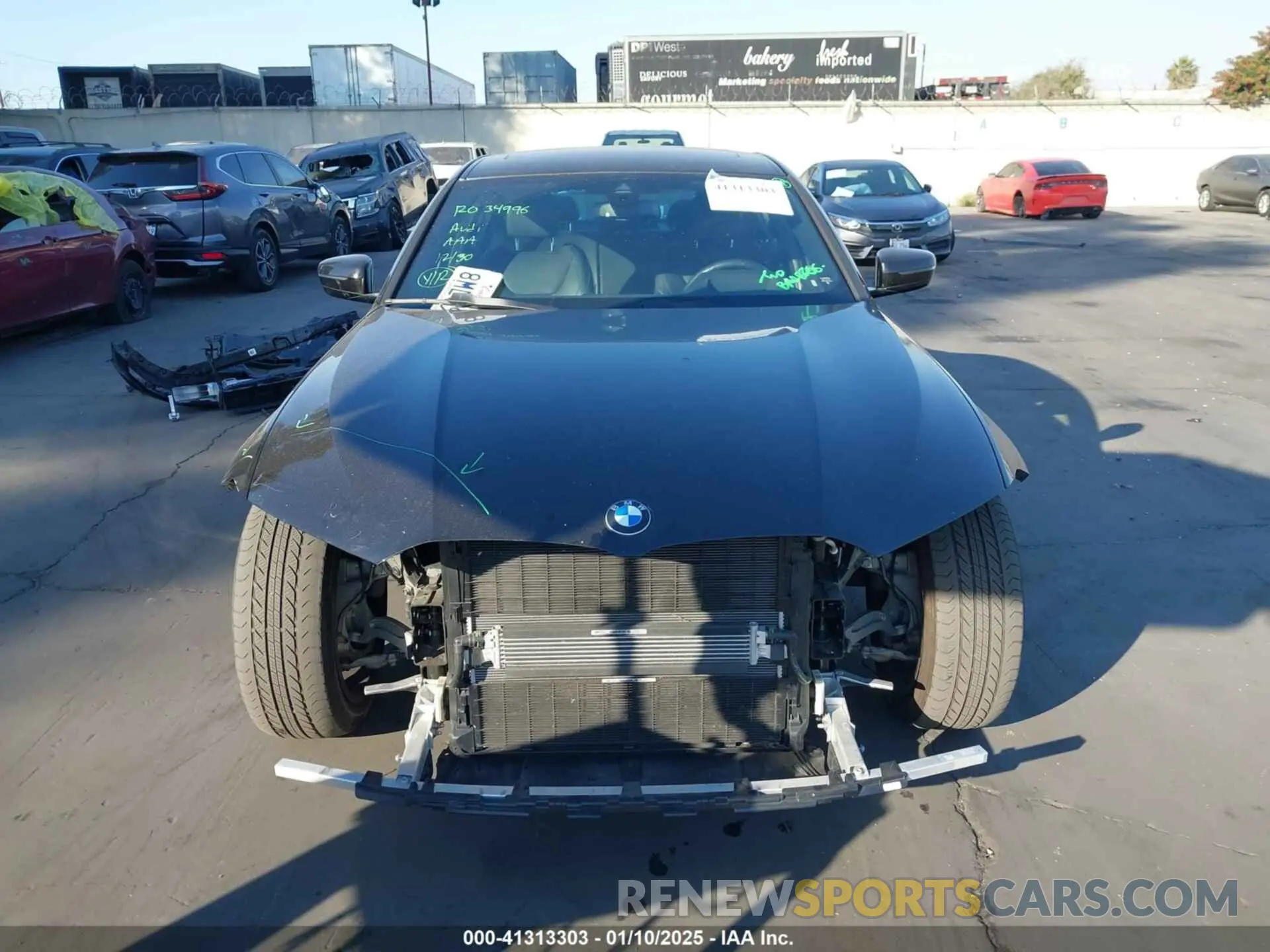 13 Фотография поврежденного автомобиля 3MW5R1J57K8B03367 BMW 330I 2019