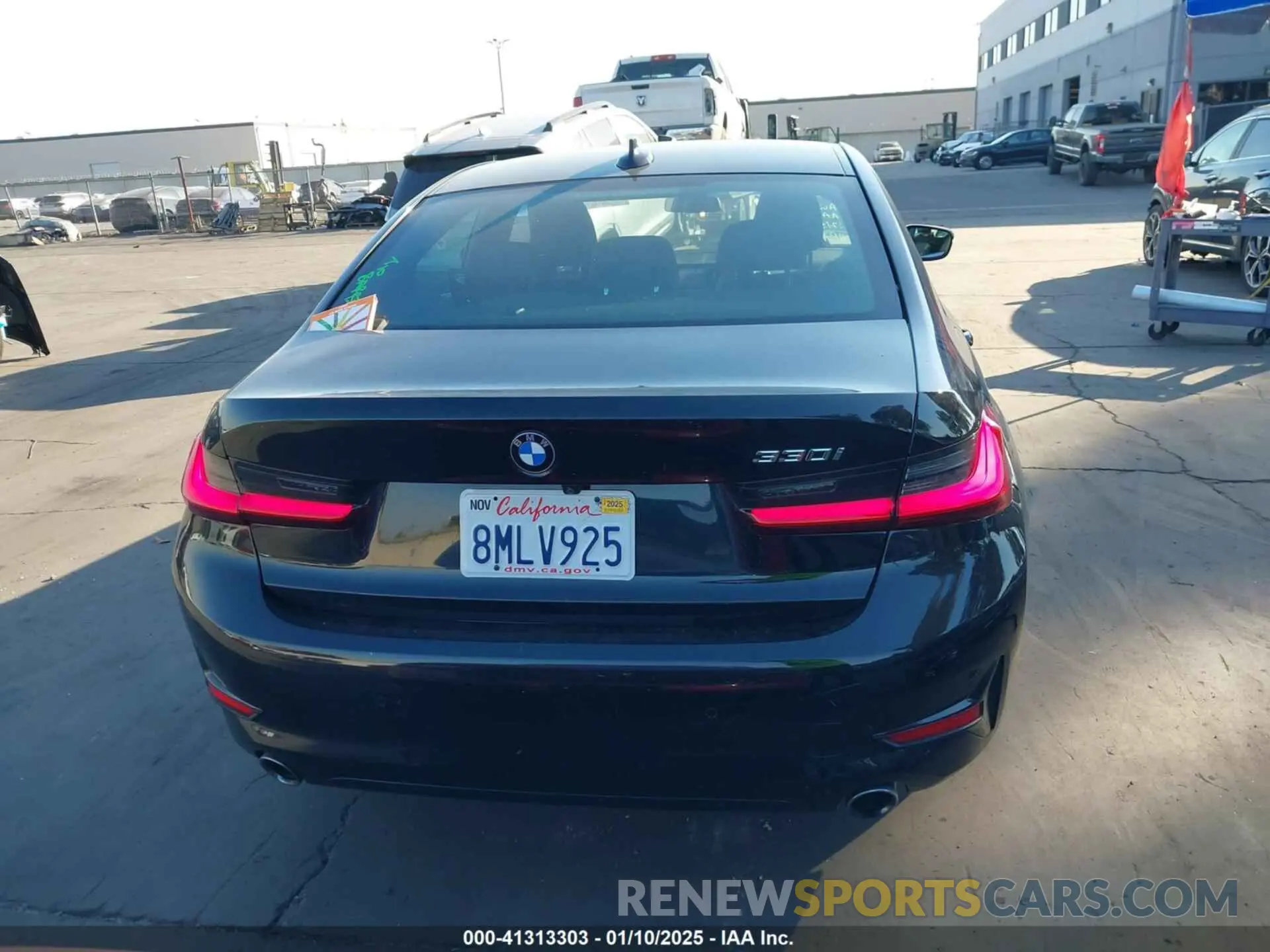 17 Фотография поврежденного автомобиля 3MW5R1J57K8B03367 BMW 330I 2019