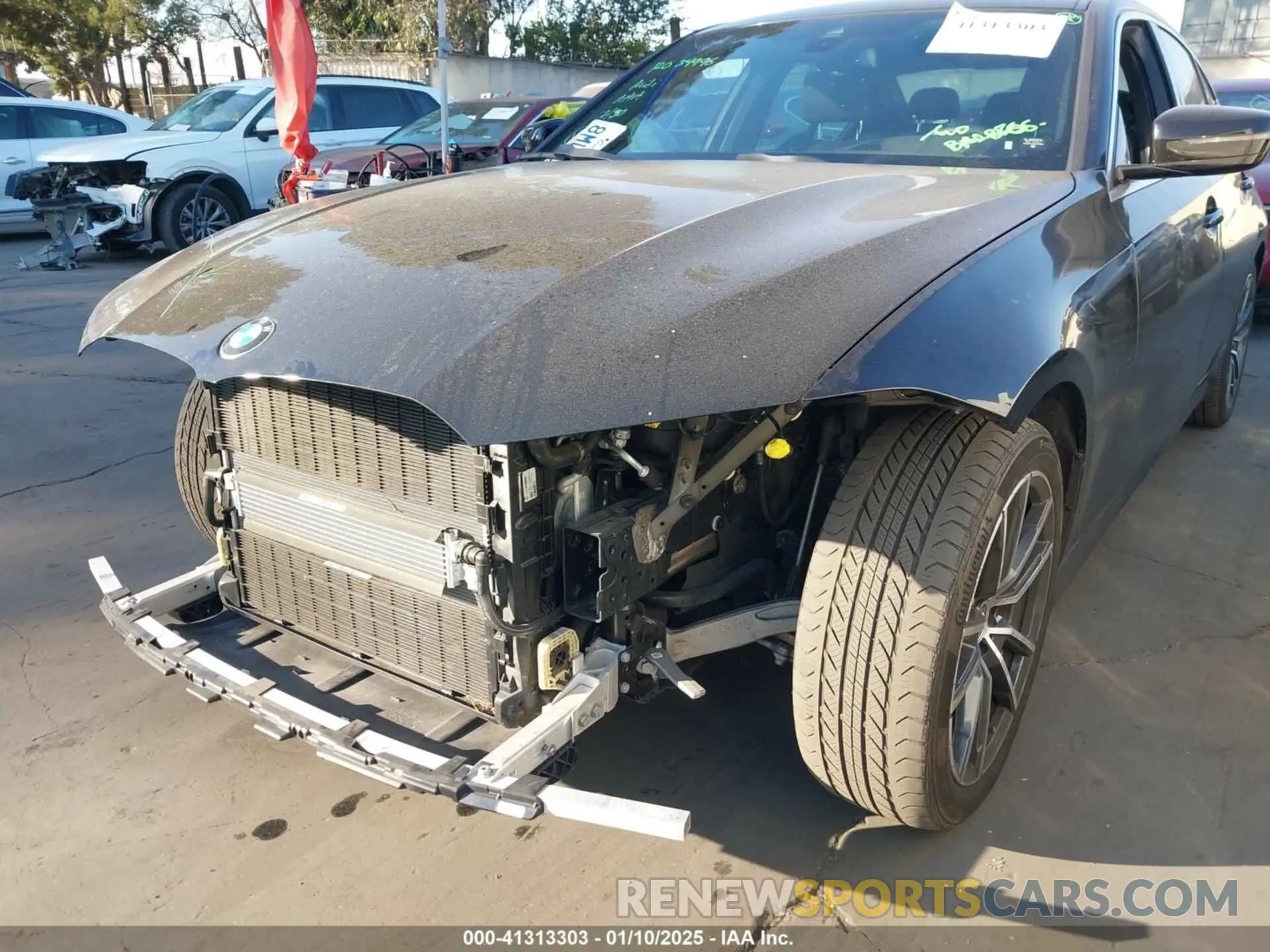 19 Фотография поврежденного автомобиля 3MW5R1J57K8B03367 BMW 330I 2019
