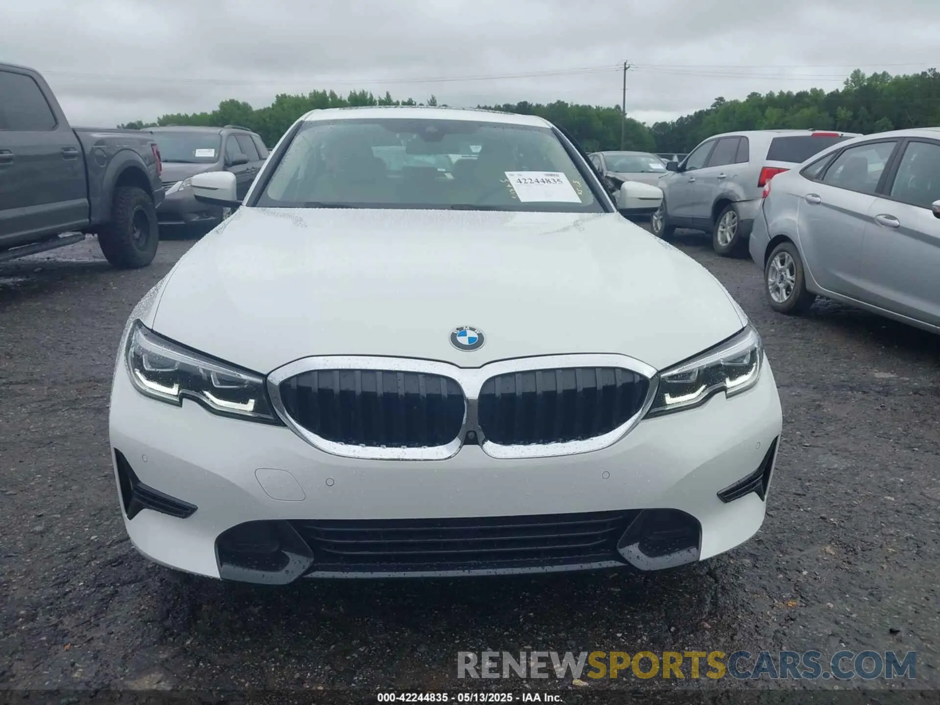 12 Фотография поврежденного автомобиля 3MW5R1J58K8A03729 BMW 330I 2019