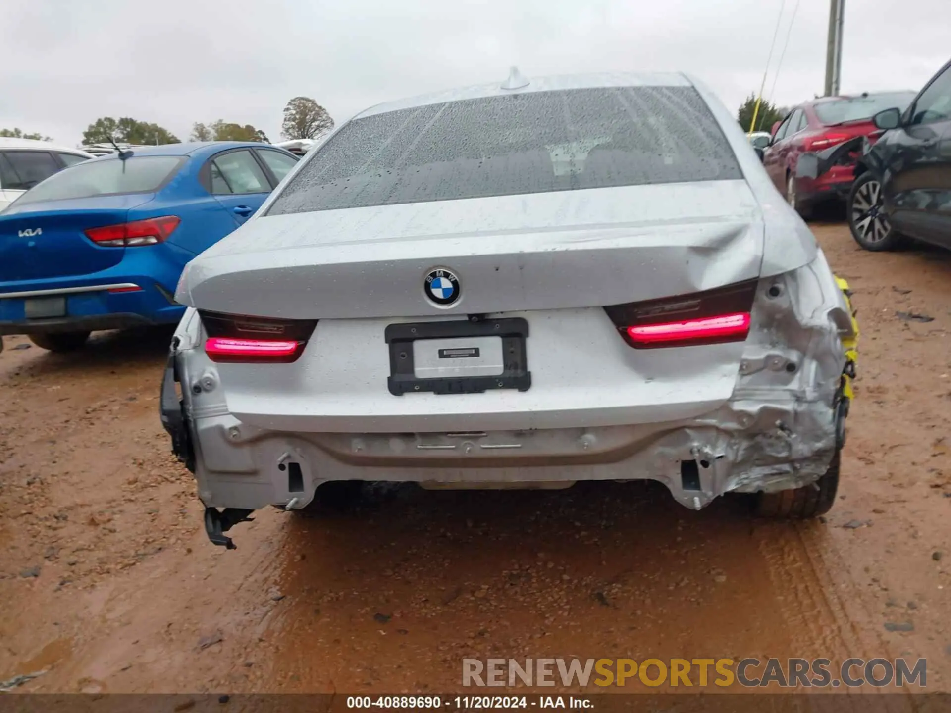 17 Фотография поврежденного автомобиля WBA5R1C53KAE82081 BMW 330I 2019