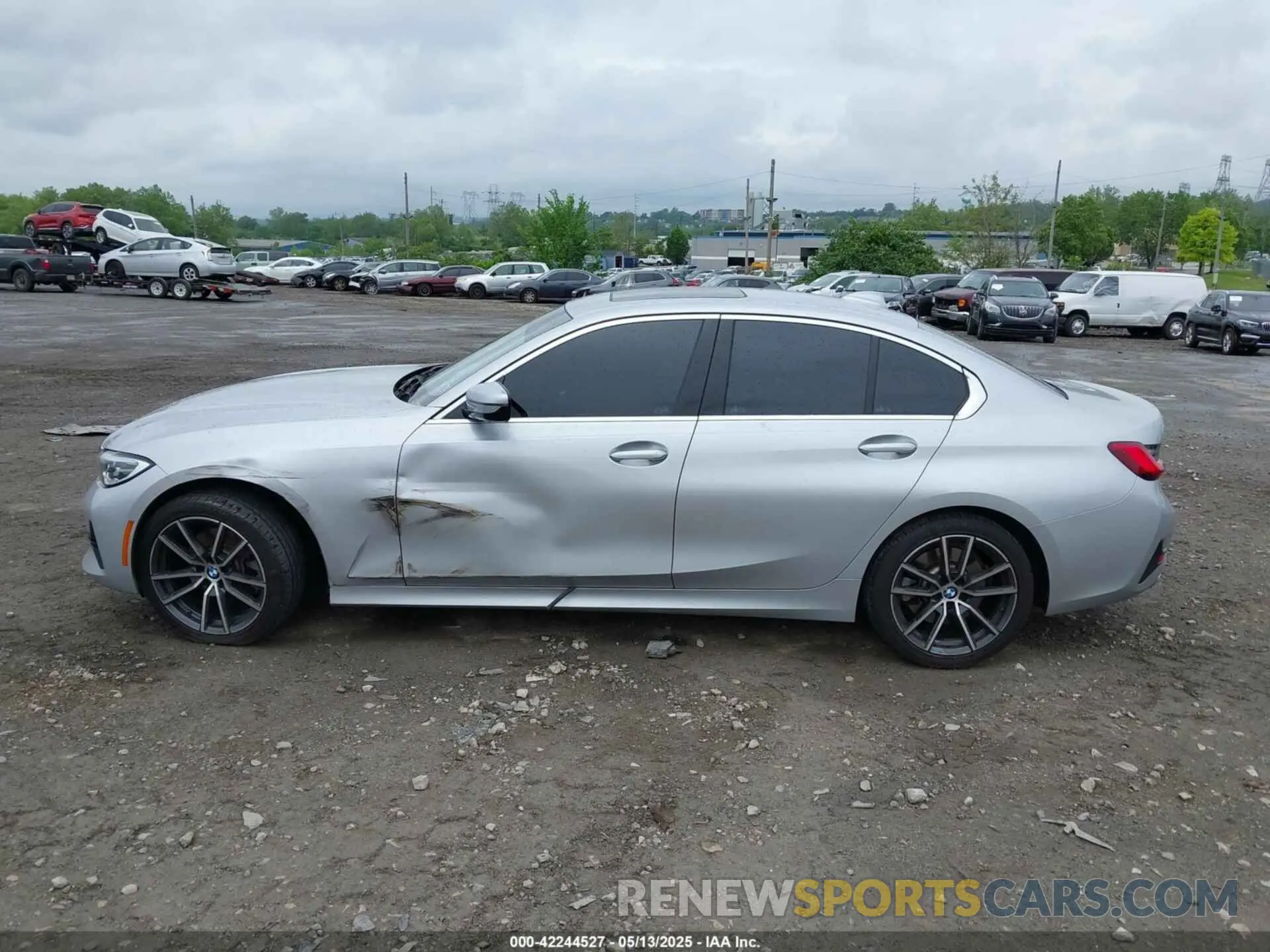 14 Фотография поврежденного автомобиля WBA5R1C54KAK10233 BMW 330I 2019