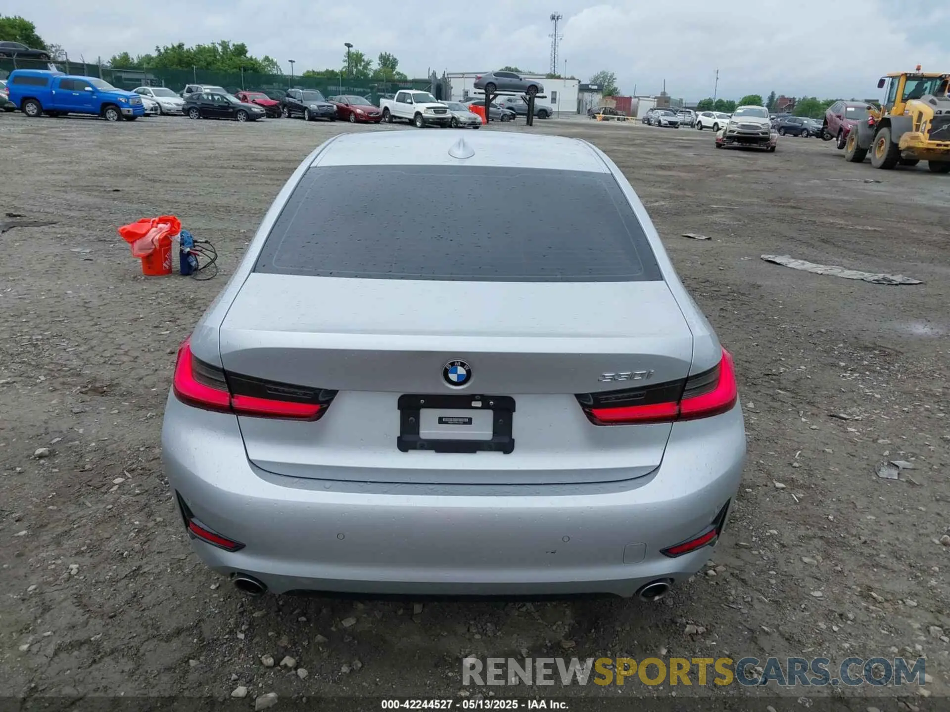 16 Фотография поврежденного автомобиля WBA5R1C54KAK10233 BMW 330I 2019