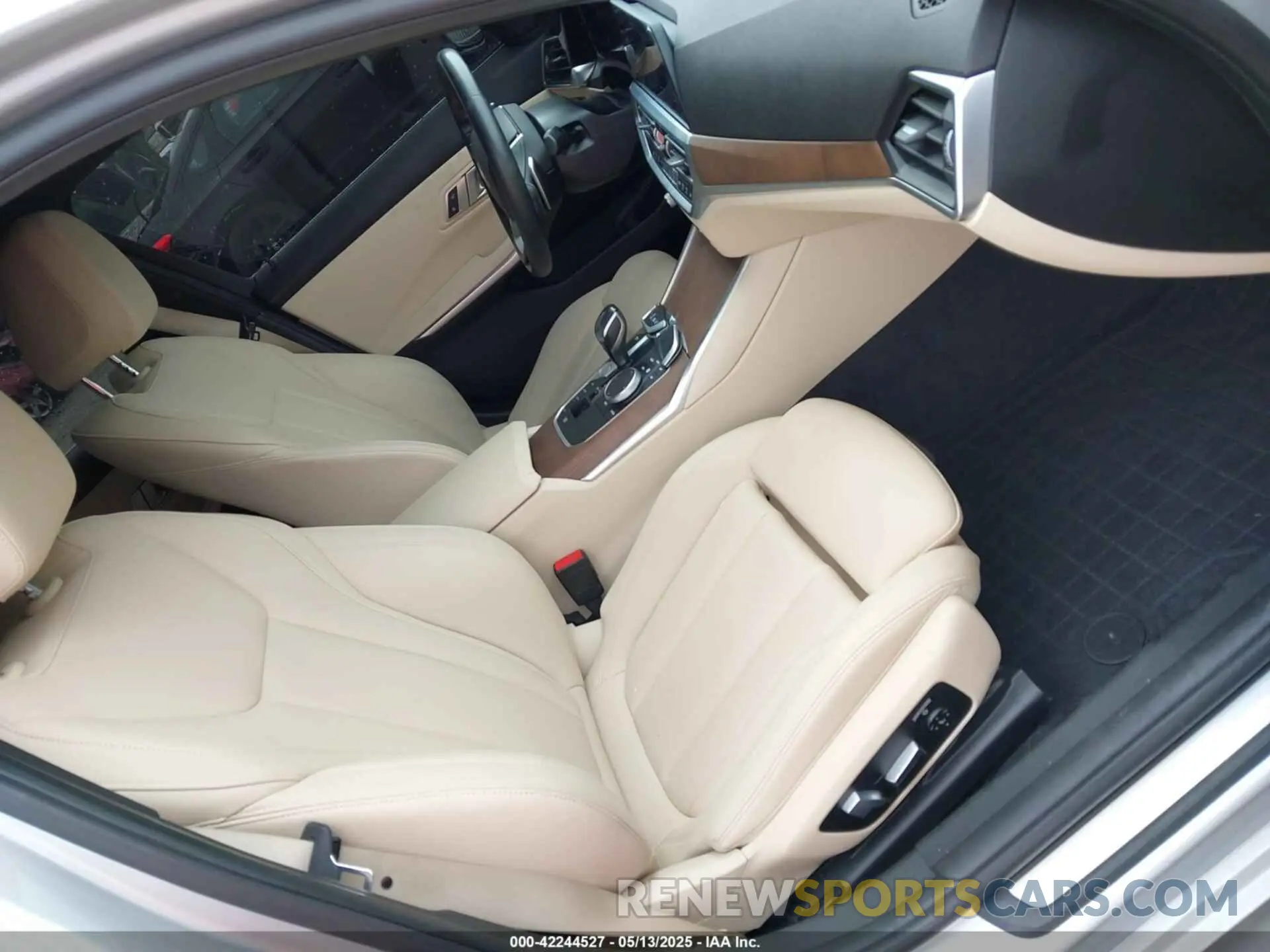 5 Фотография поврежденного автомобиля WBA5R1C54KAK10233 BMW 330I 2019