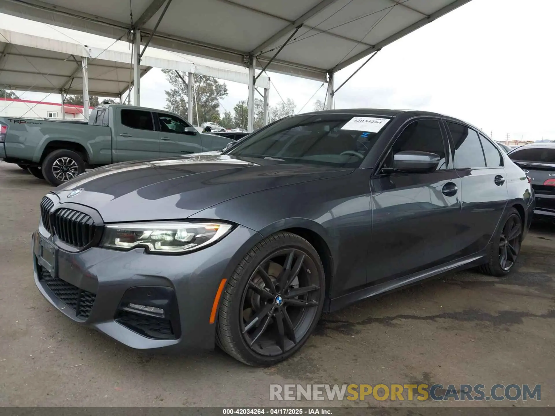 2 Фотография поврежденного автомобиля WBA5R1C56KAK07317 BMW 330I 2019