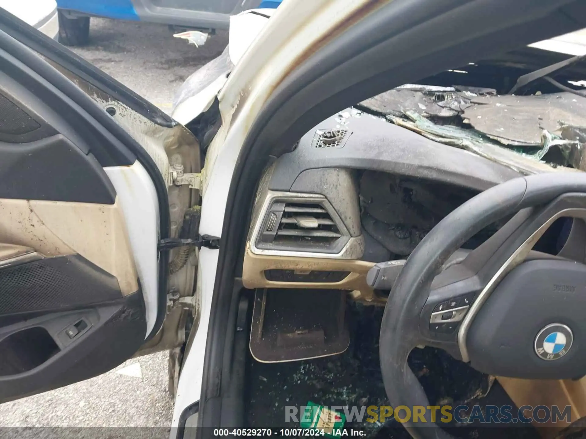 11 Фотография поврежденного автомобиля WBA5R1C59KAK12821 BMW 330I 2019