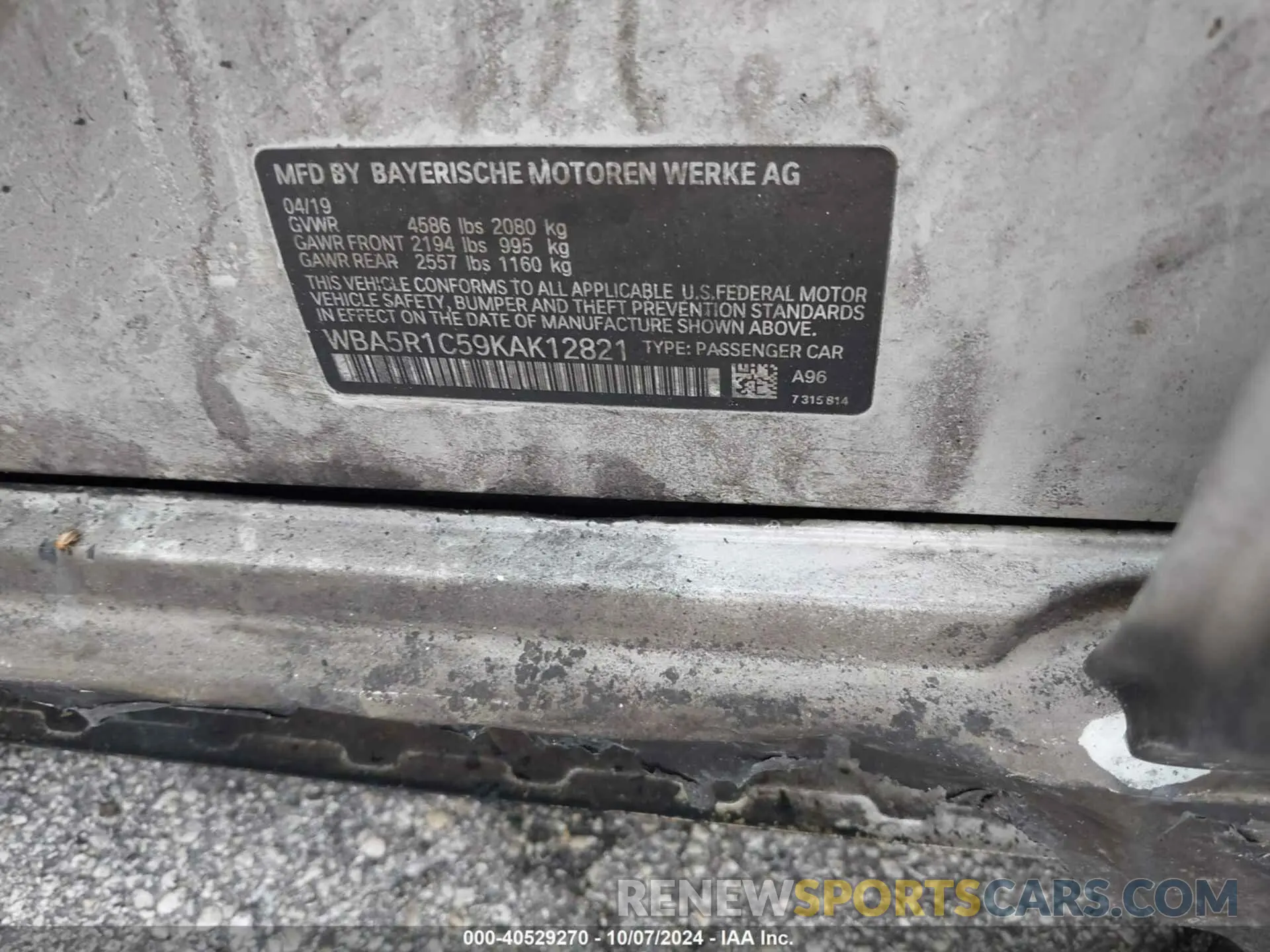 9 Фотография поврежденного автомобиля WBA5R1C59KAK12821 BMW 330I 2019