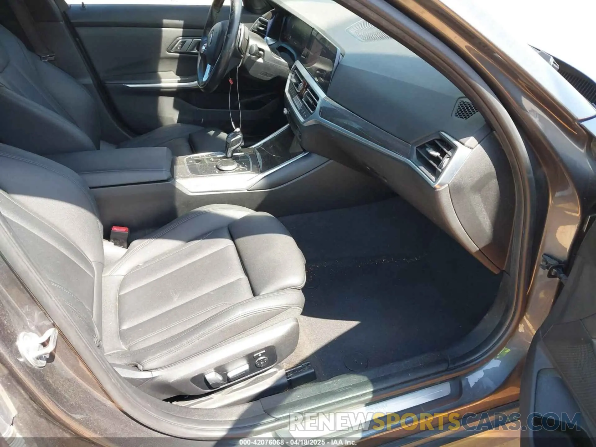5 Photograph of a damaged car WBA5R1C5XKFH00567 BMW 330I 2019