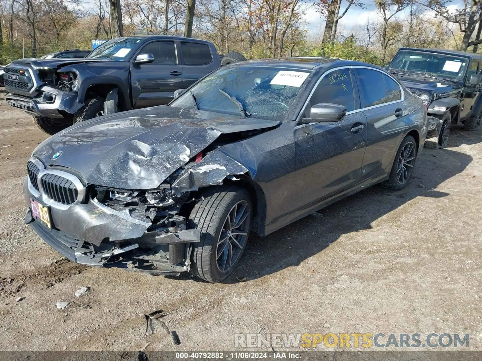 2 Фотография поврежденного автомобиля WBA5R7C50KAJ83924 BMW 330I 2019