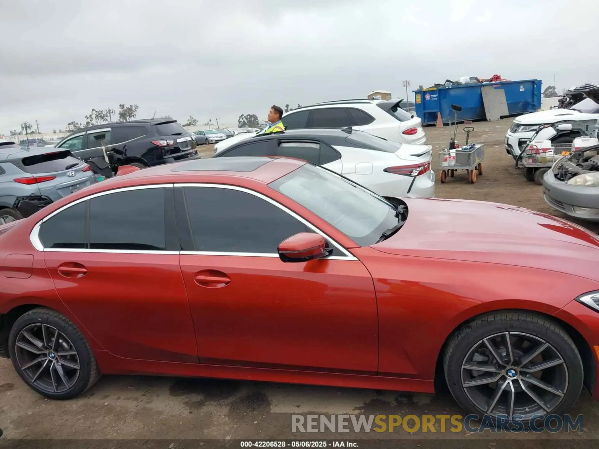 14 Фотография поврежденного автомобиля WBA5R7C50KFH28767 BMW 330I 2019