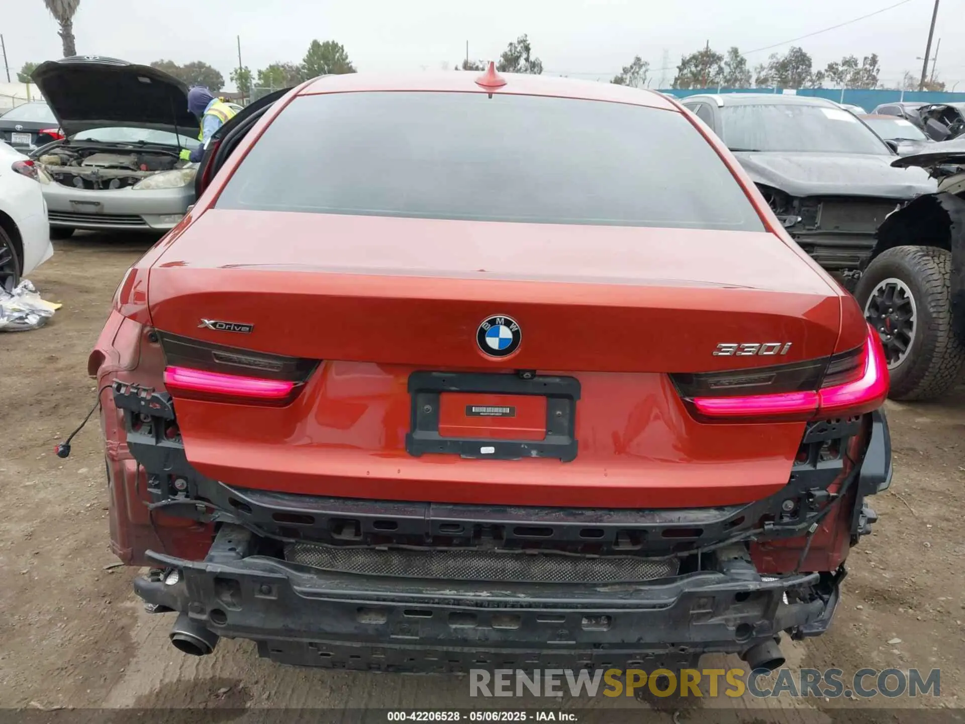 17 Фотография поврежденного автомобиля WBA5R7C50KFH28767 BMW 330I 2019