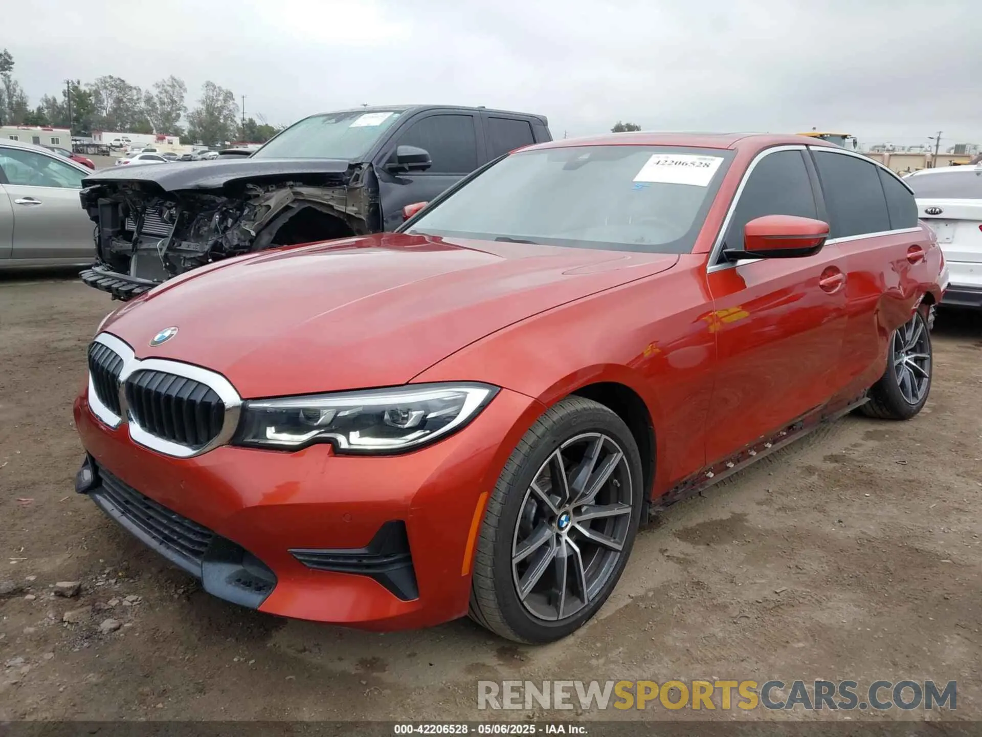 2 Фотография поврежденного автомобиля WBA5R7C50KFH28767 BMW 330I 2019
