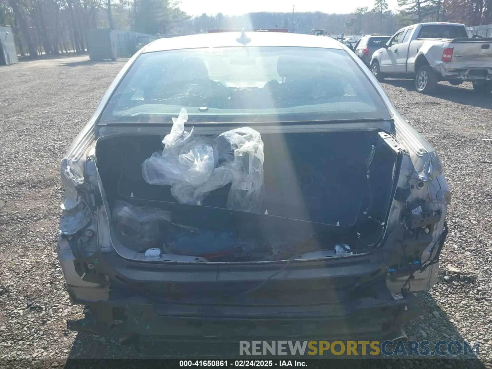16 Photograph of a damaged car WBA5R7C53KAJ85425 BMW 330I 2019