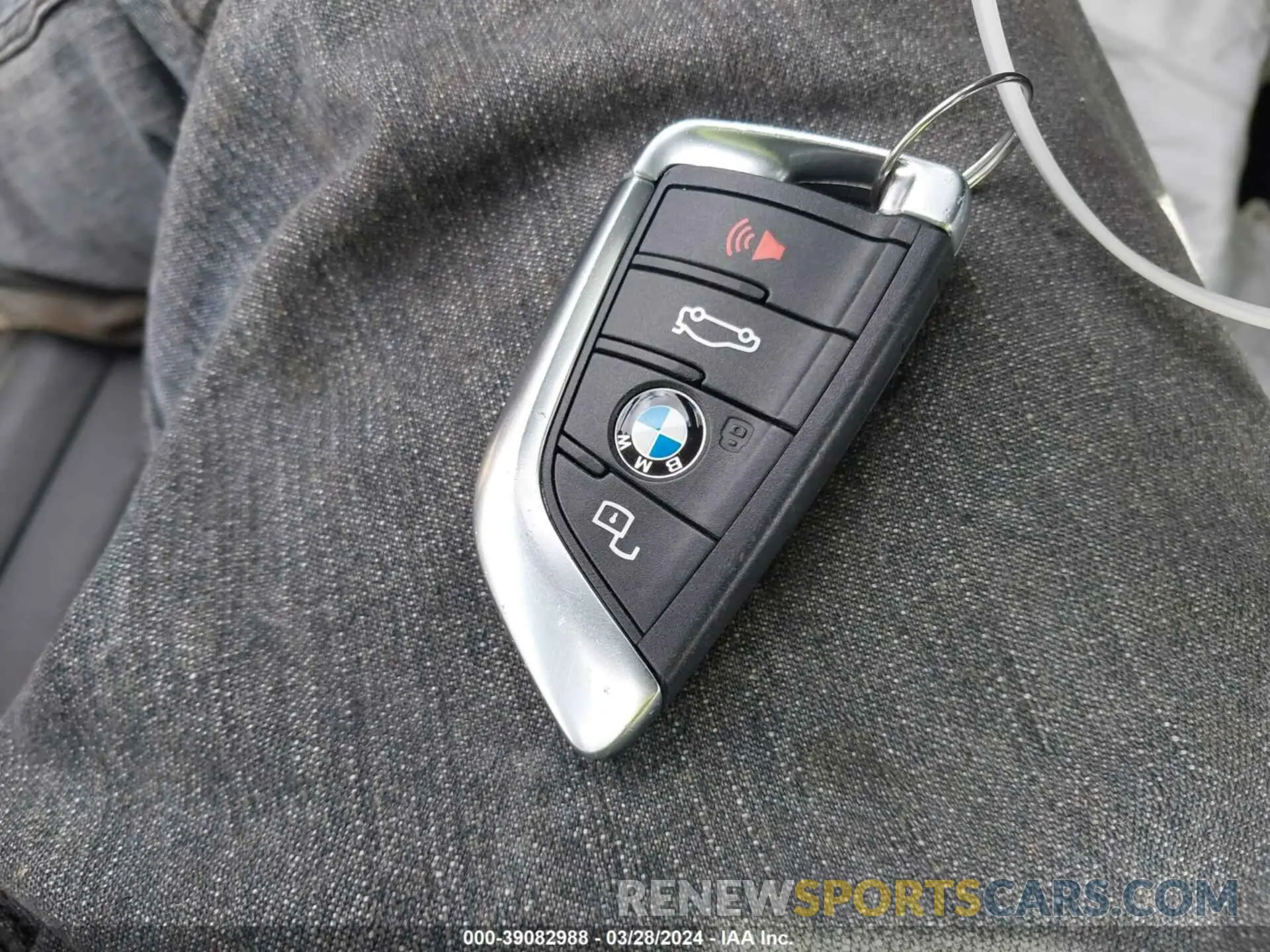 11 Photograph of a damaged car 3MW5R1J00L8B03698 BMW 330I 2020