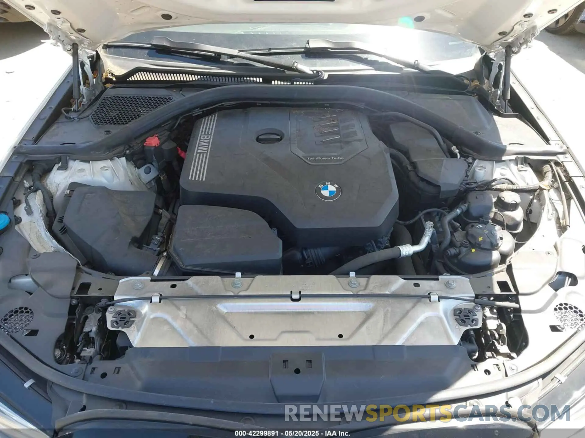 10 Photograph of a damaged car 3MW5R1J01L8B05556 BMW 330I 2020