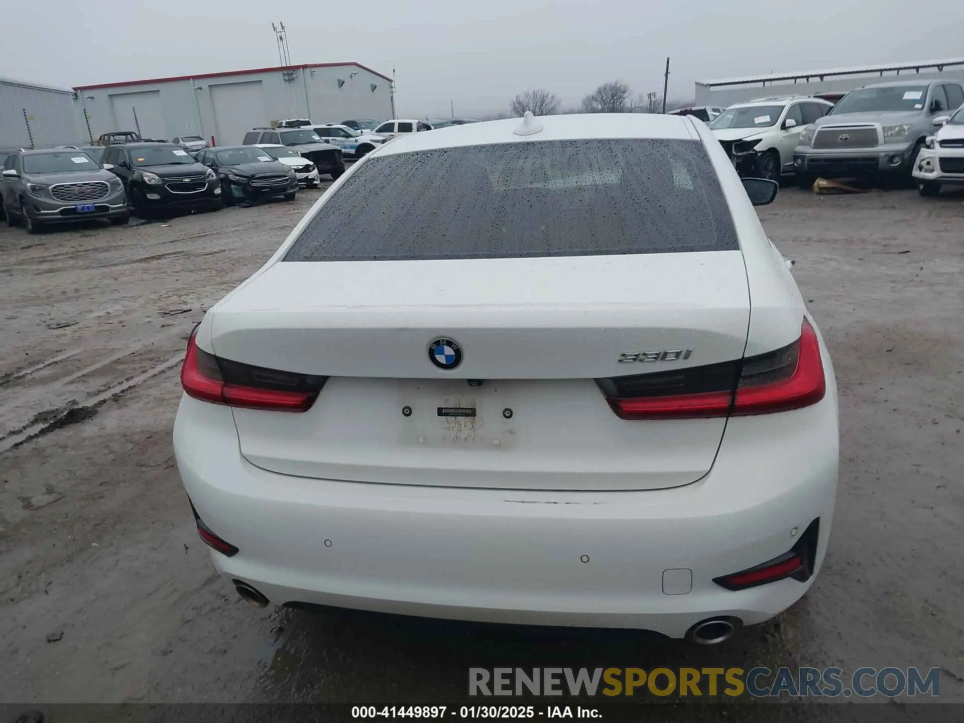 16 Photograph of a damaged car 3MW5R1J01L8B19134 BMW 330I 2020