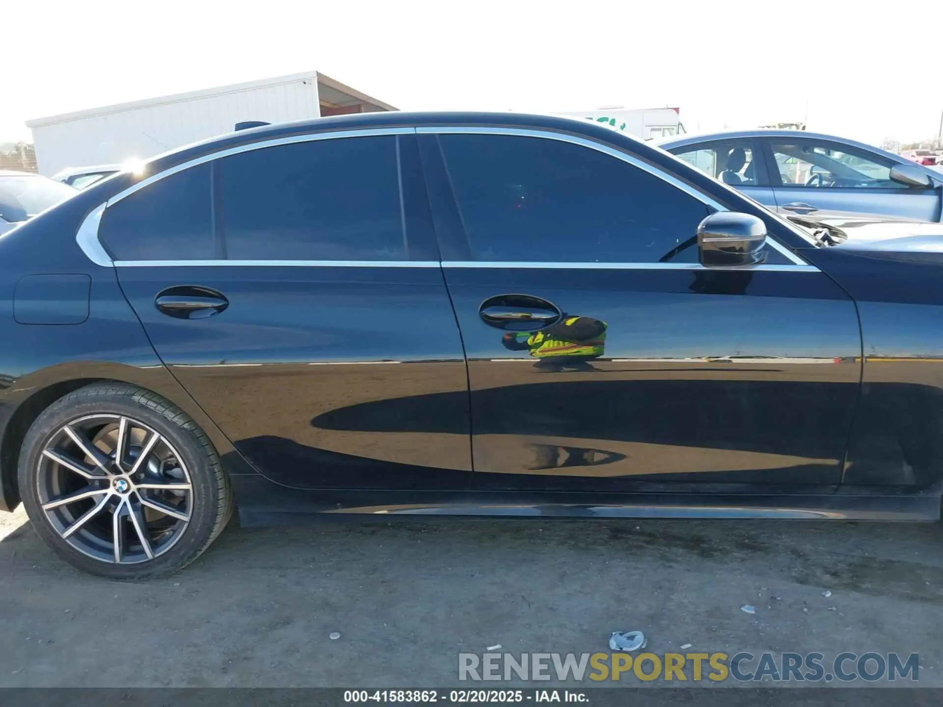 14 Photograph of a damaged car 3MW5R1J01L8B35673 BMW 330I 2020