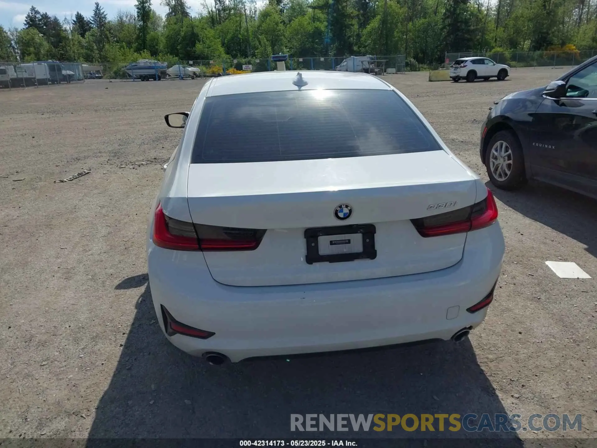 16 Photograph of a damaged car 3MW5R1J02L8B19286 BMW 330I 2020