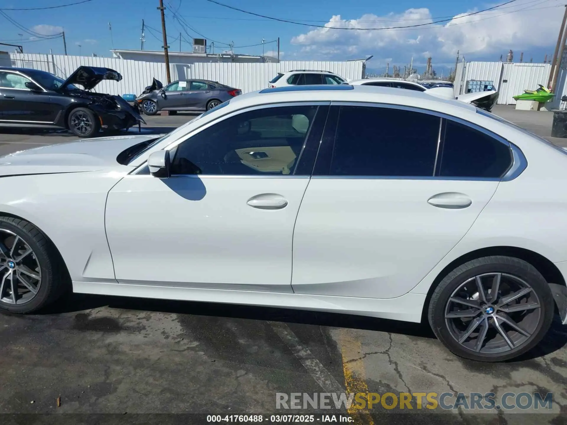 14 Photograph of a damaged car 3MW5R1J02L8B31552 BMW 330I 2020