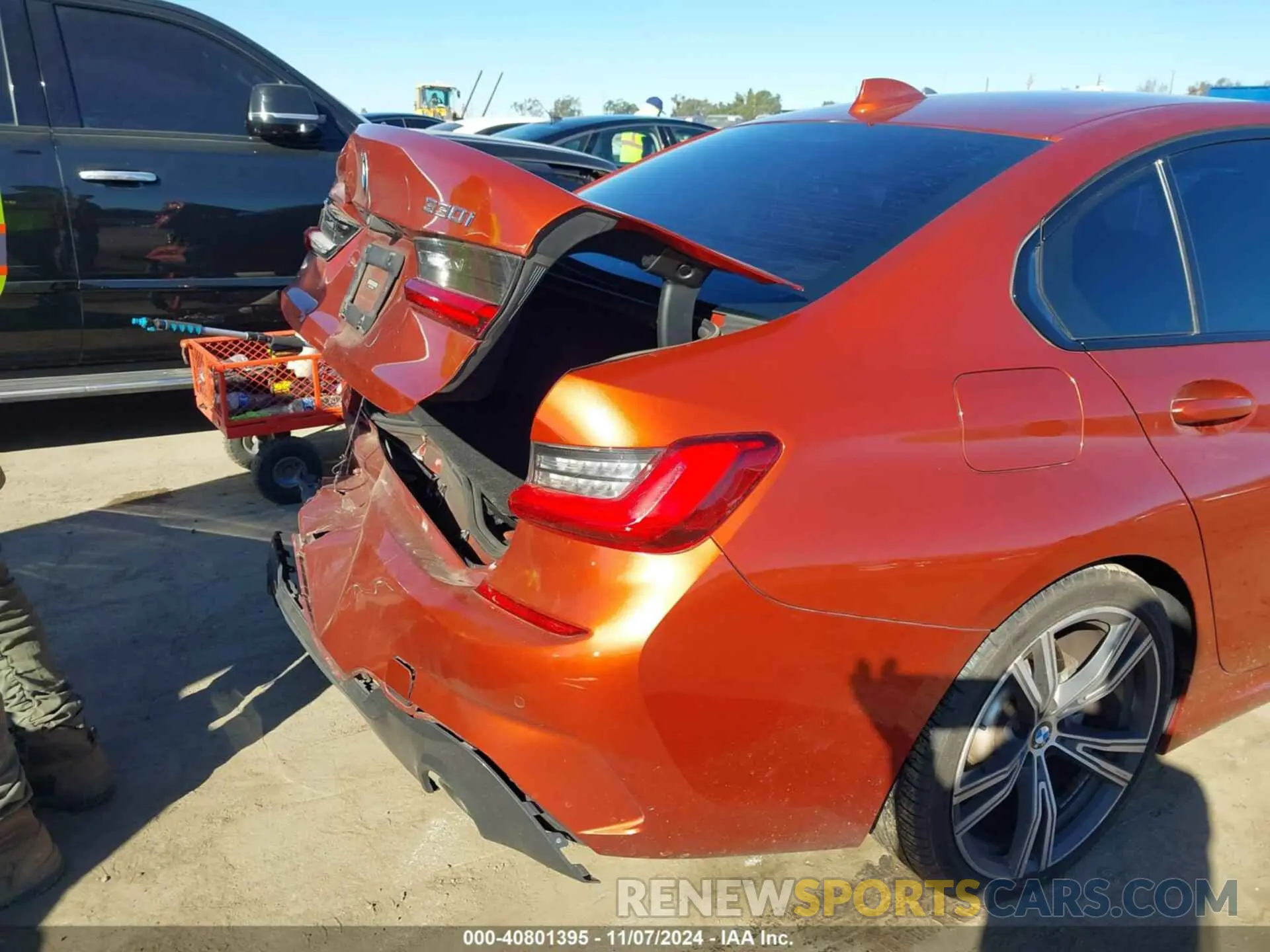 18 Photograph of a damaged car 3MW5R1J02L8B43801 BMW 330I 2020