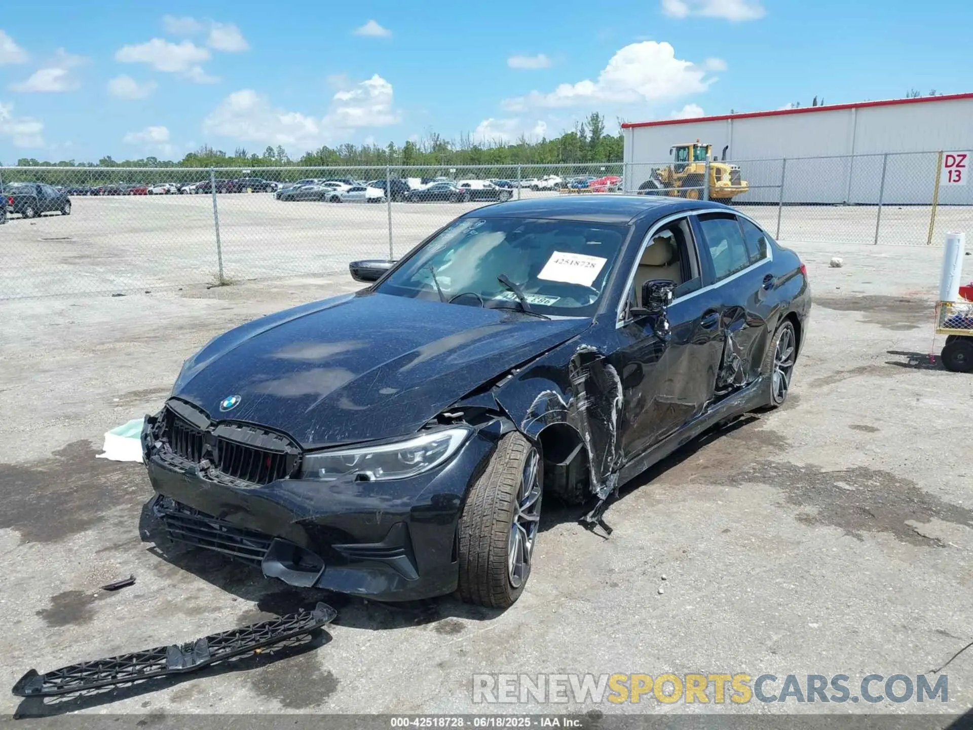 2 Фотография поврежденного автомобиля 3MW5R1J02L8B45354 BMW 330I 2020