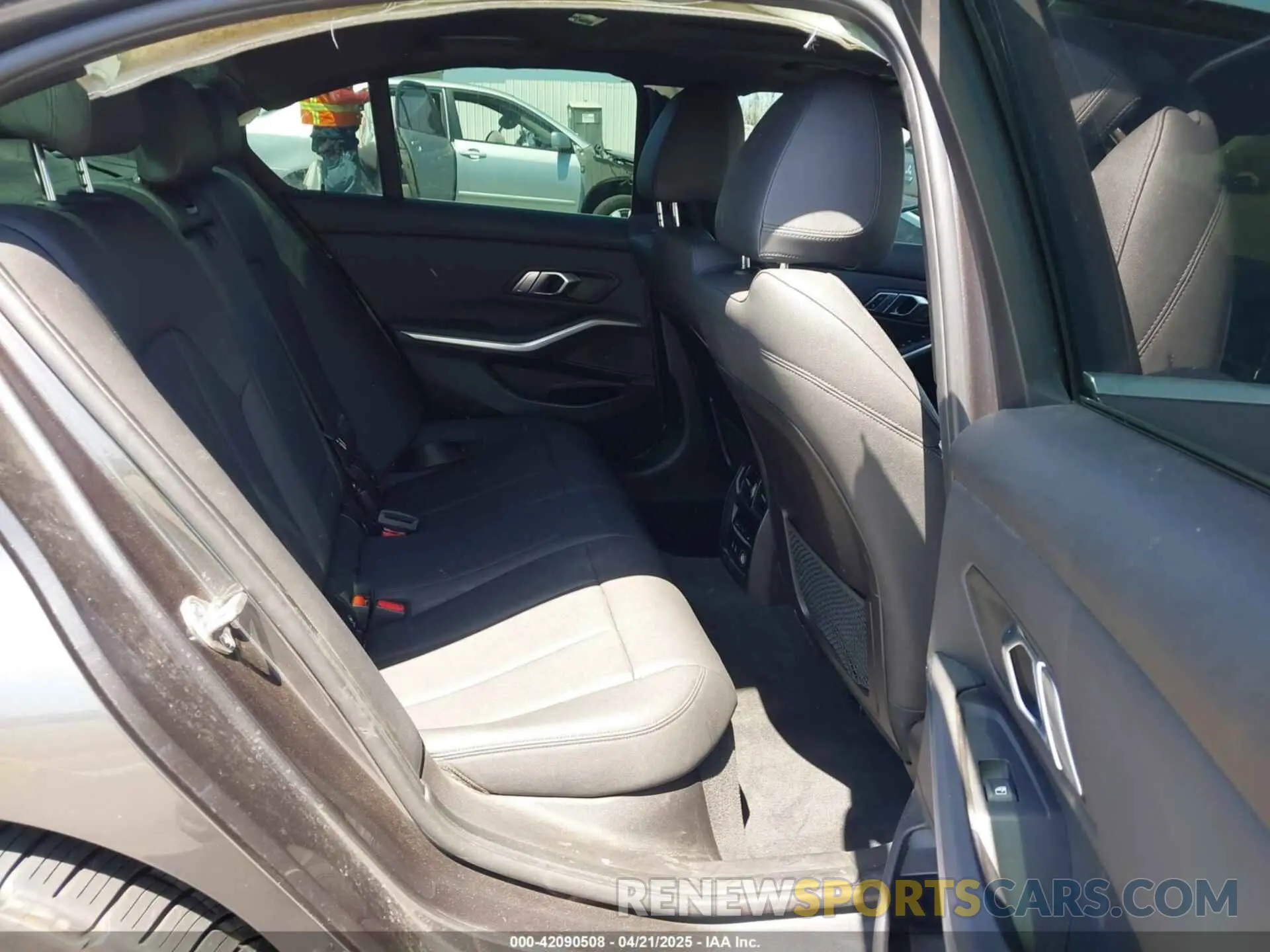 8 Photograph of a damaged car 3MW5R1J03L8B17207 BMW 330I 2020