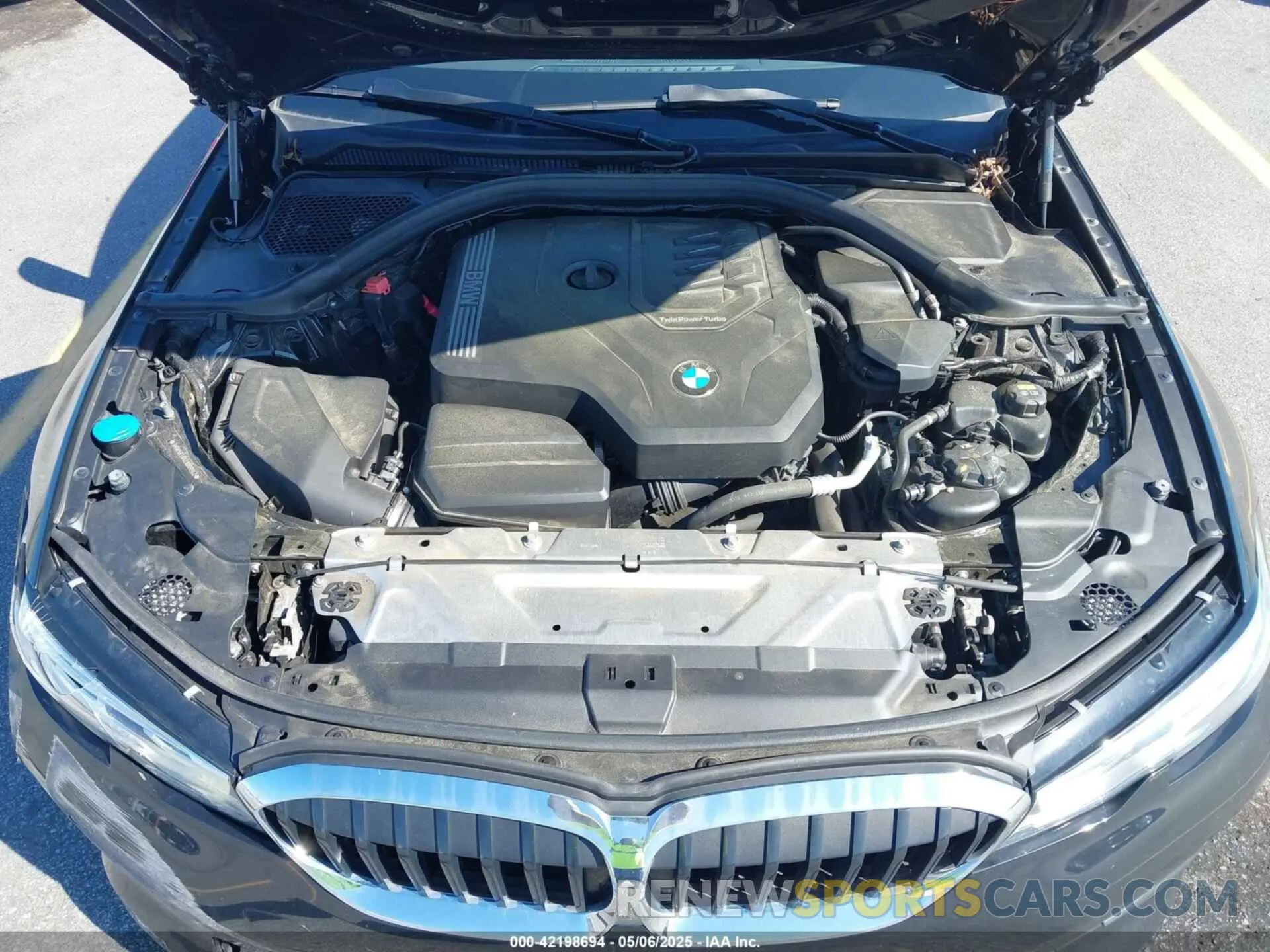 10 Photograph of a damaged car 3MW5R1J04L8B09942 BMW 330I 2020