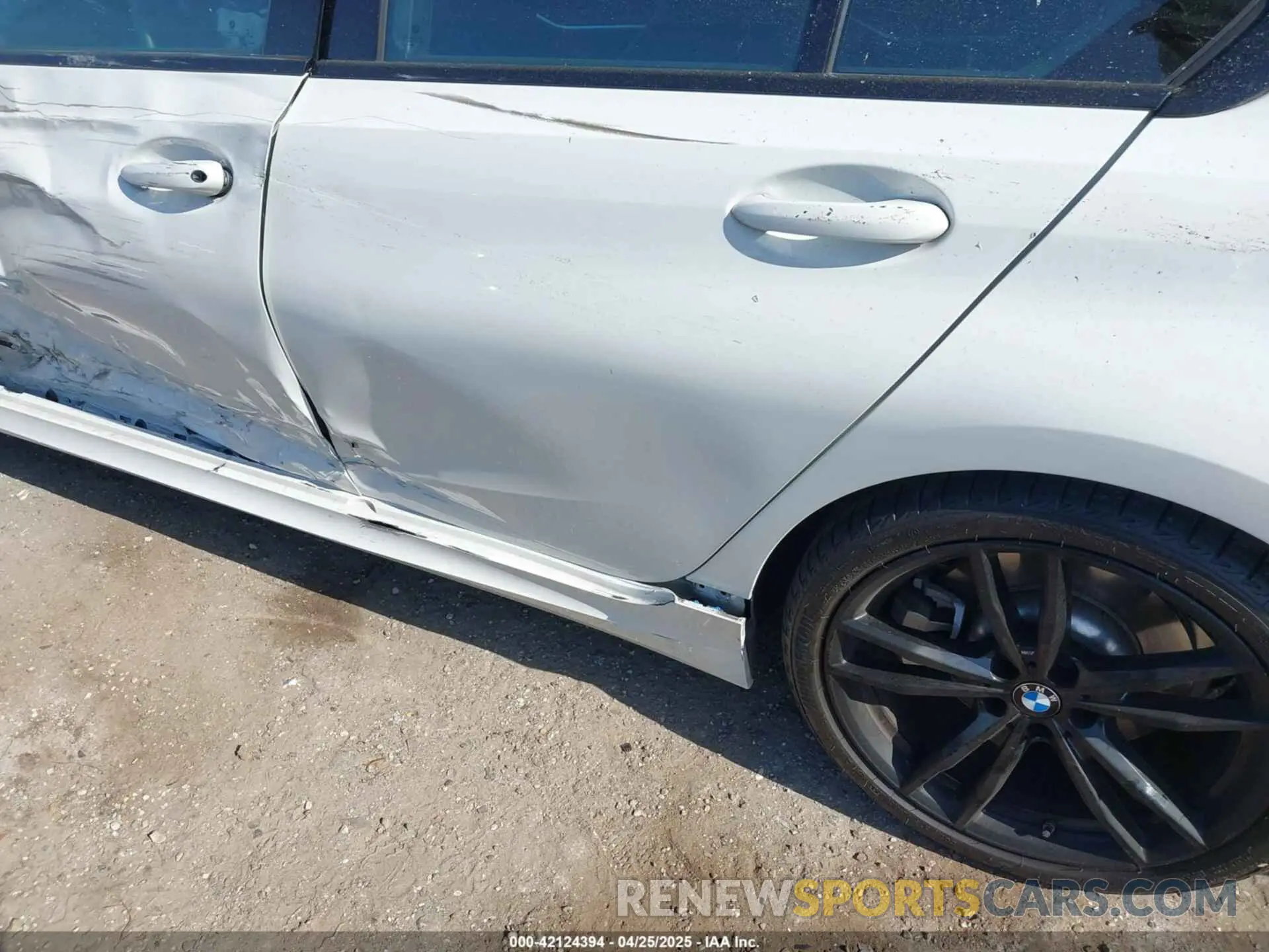 6 Photograph of a damaged car 3MW5R1J04L8B29799 BMW 330I 2020