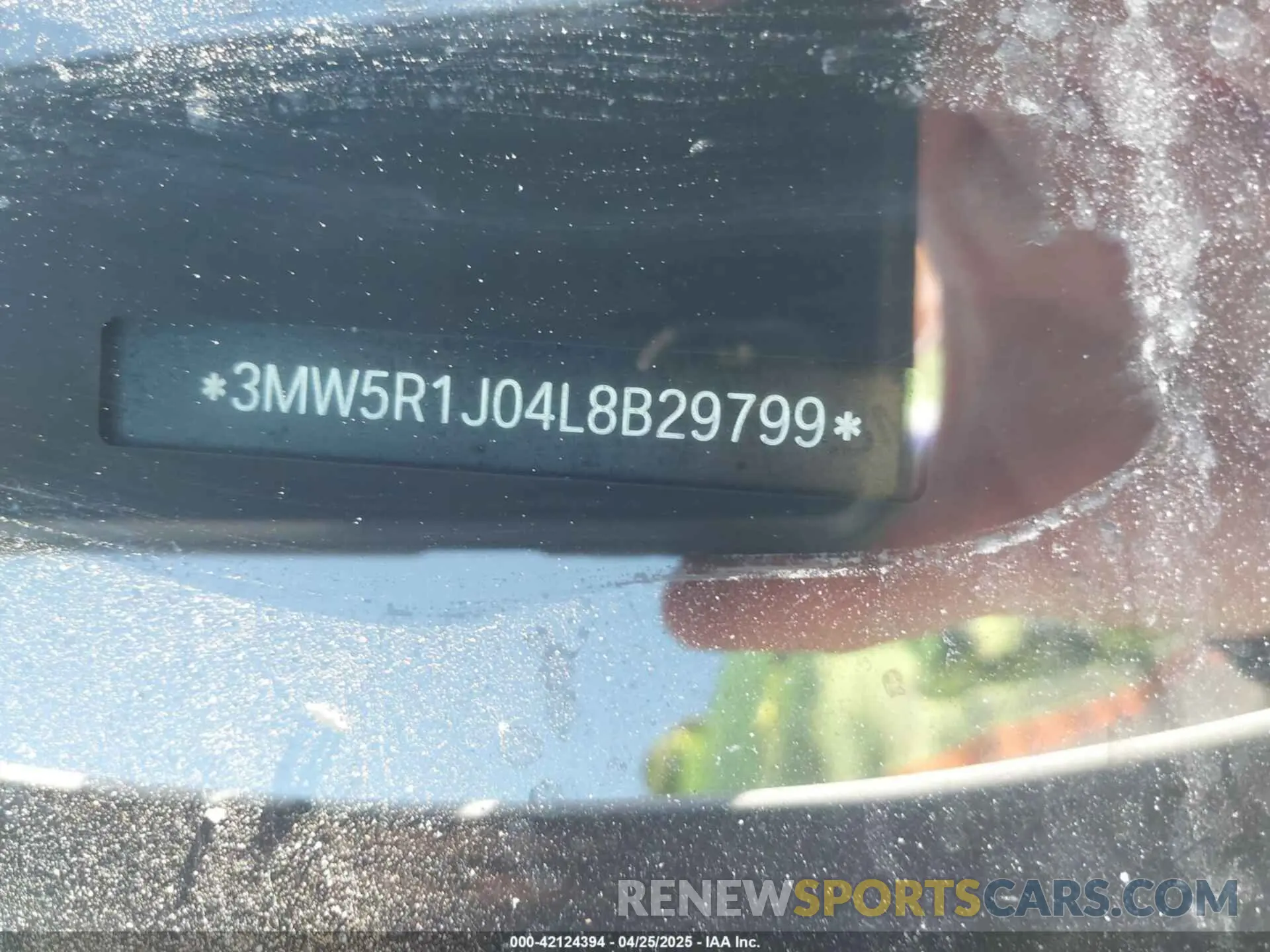 9 Photograph of a damaged car 3MW5R1J04L8B29799 BMW 330I 2020