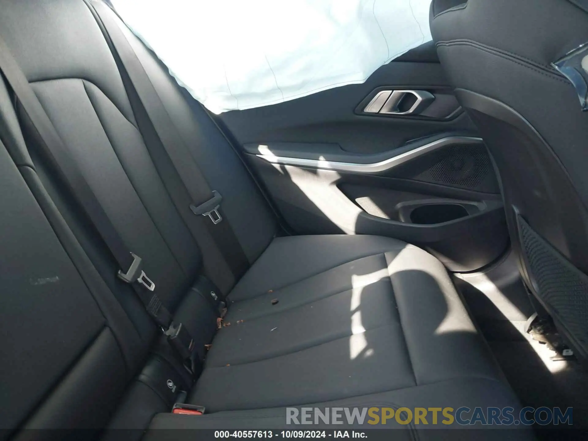 8 Photograph of a damaged car 3MW5R1J04L8B42875 BMW 330I 2020