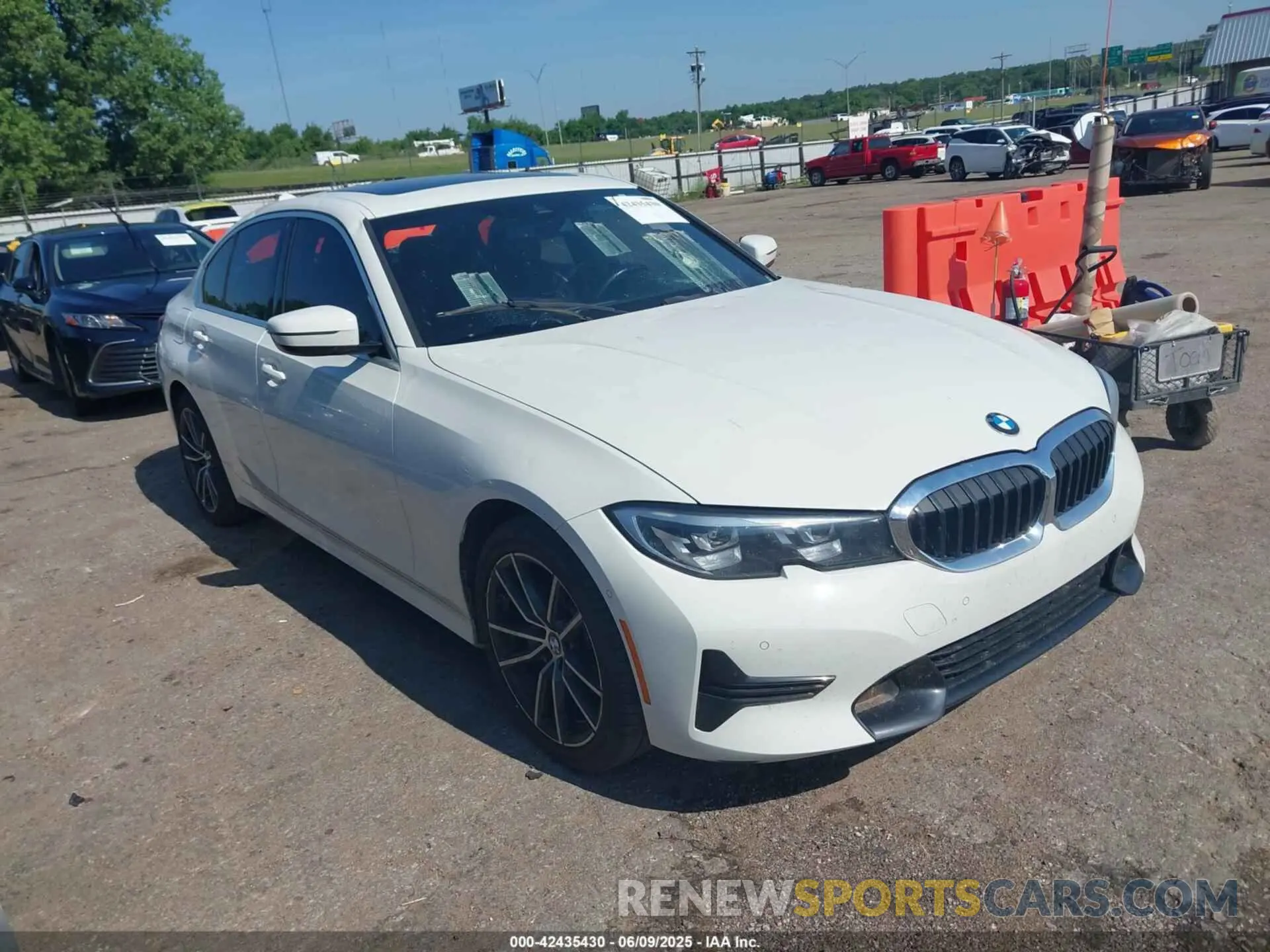 1 Photograph of a damaged car 3MW5R1J06L8B09862 BMW 330I 2020
