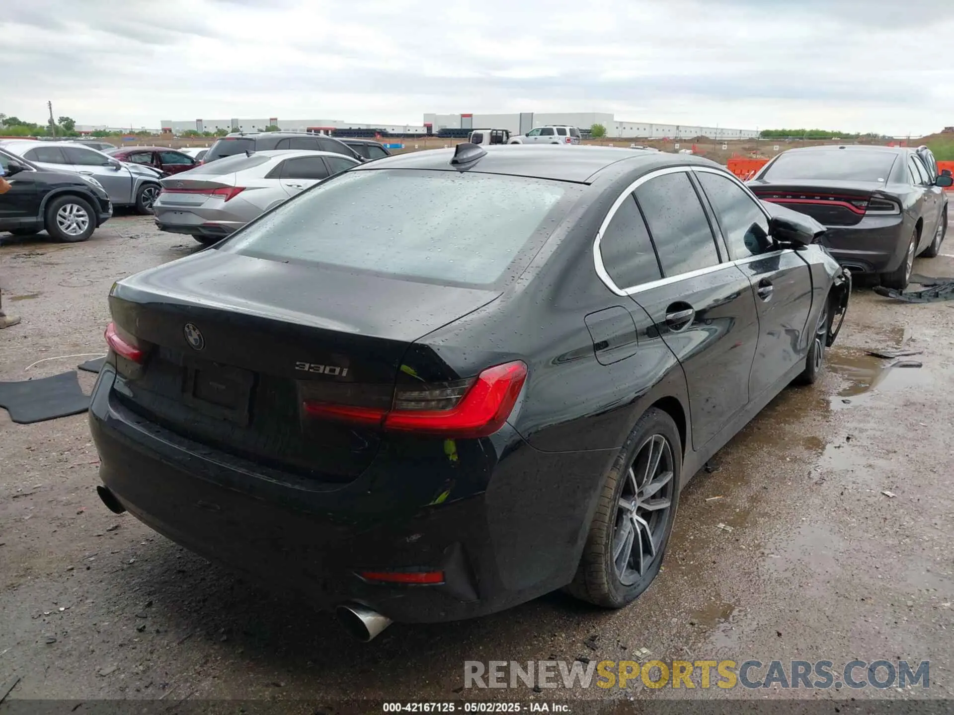 4 Photograph of a damaged car 3MW5R1J06L8B46331 BMW 330I 2020
