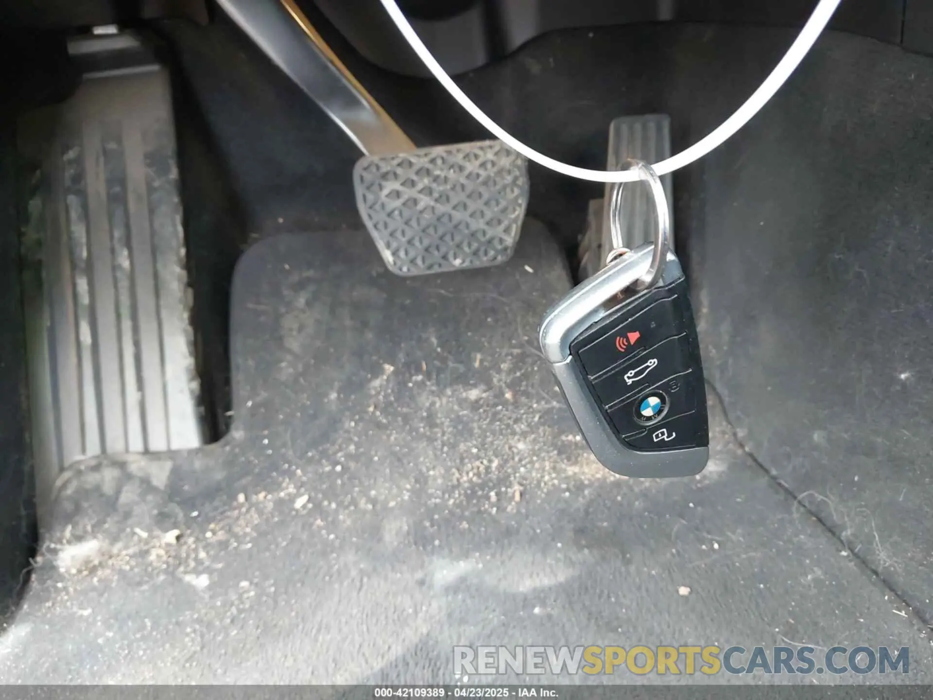 11 Photograph of a damaged car 3MW5R1J07L8B14584 BMW 330I 2020