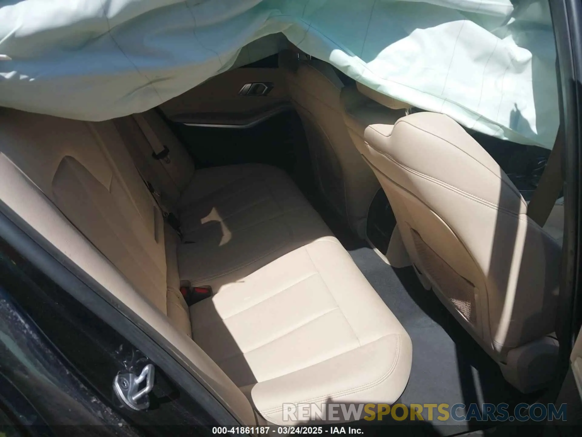8 Photograph of a damaged car 3MW5R1J07L8B24127 BMW 330I 2020