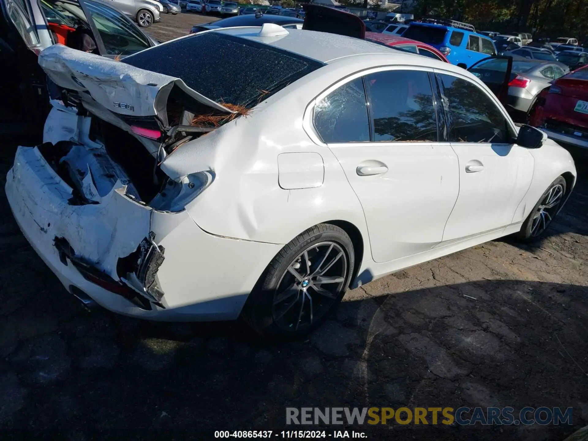 4 Photograph of a damaged car 3MW5R1J08L8B08826 BMW 330I 2020
