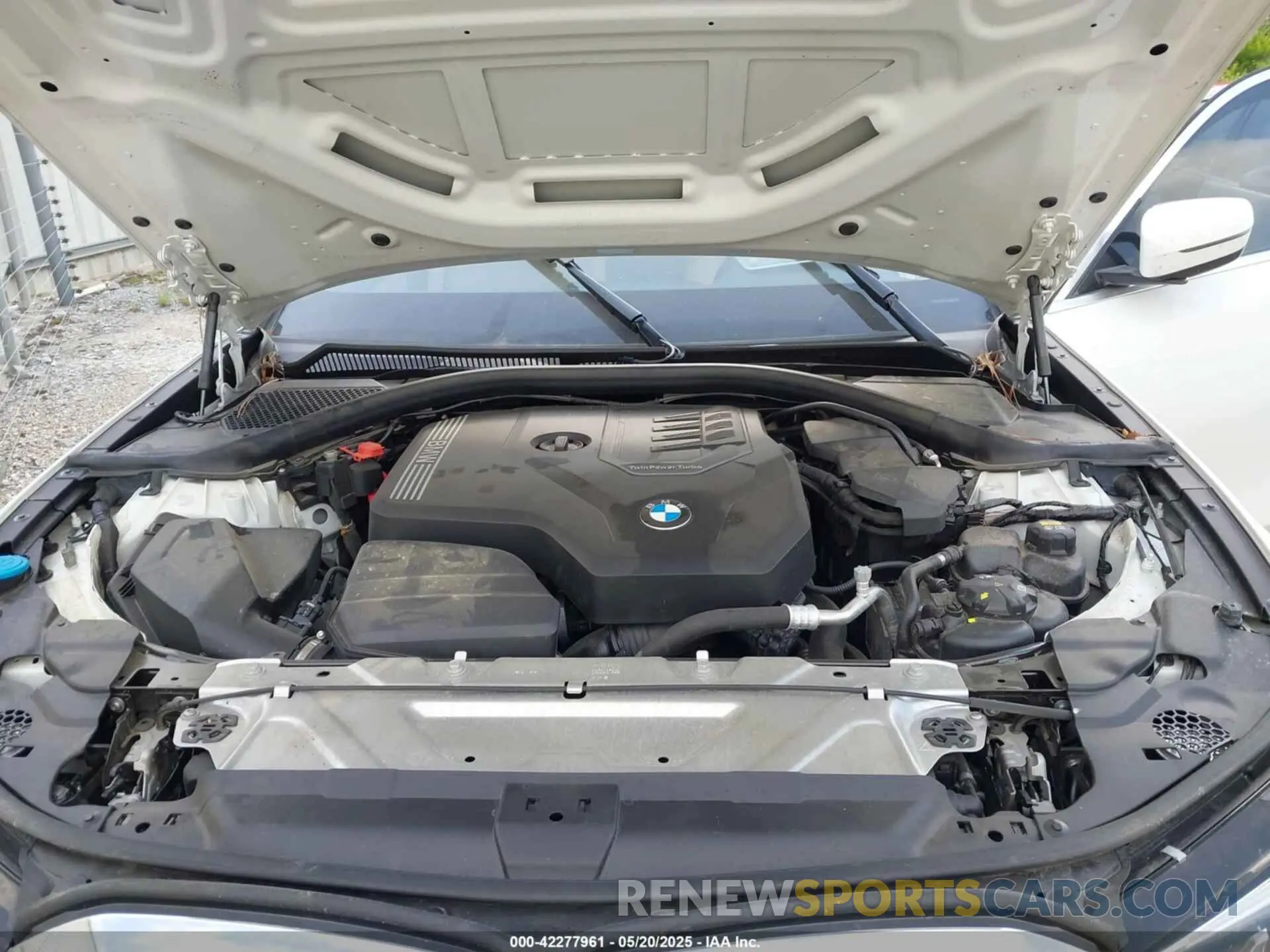 10 Photograph of a damaged car 3MW5R1J08L8B26498 BMW 330I 2020