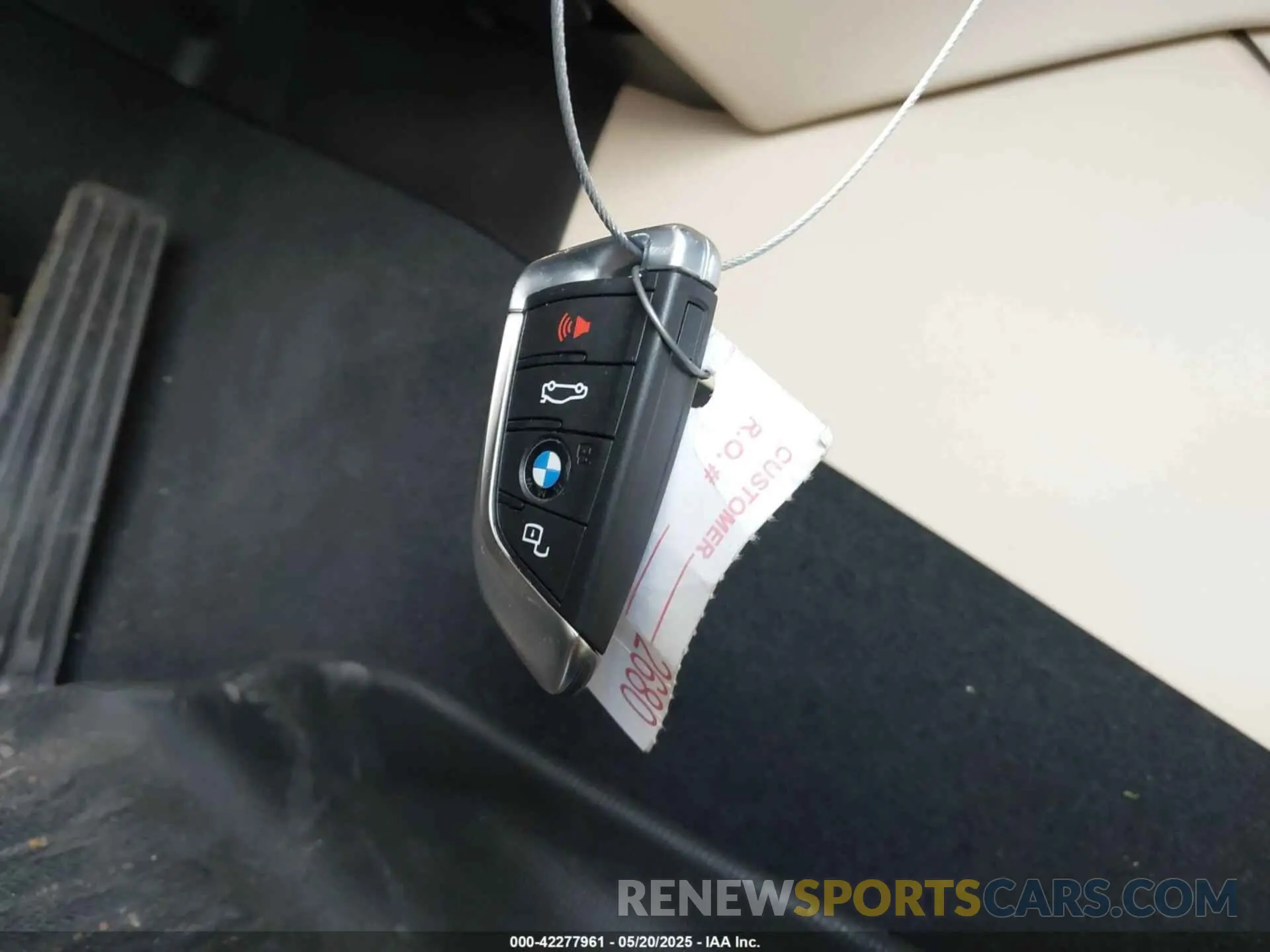 11 Photograph of a damaged car 3MW5R1J08L8B26498 BMW 330I 2020