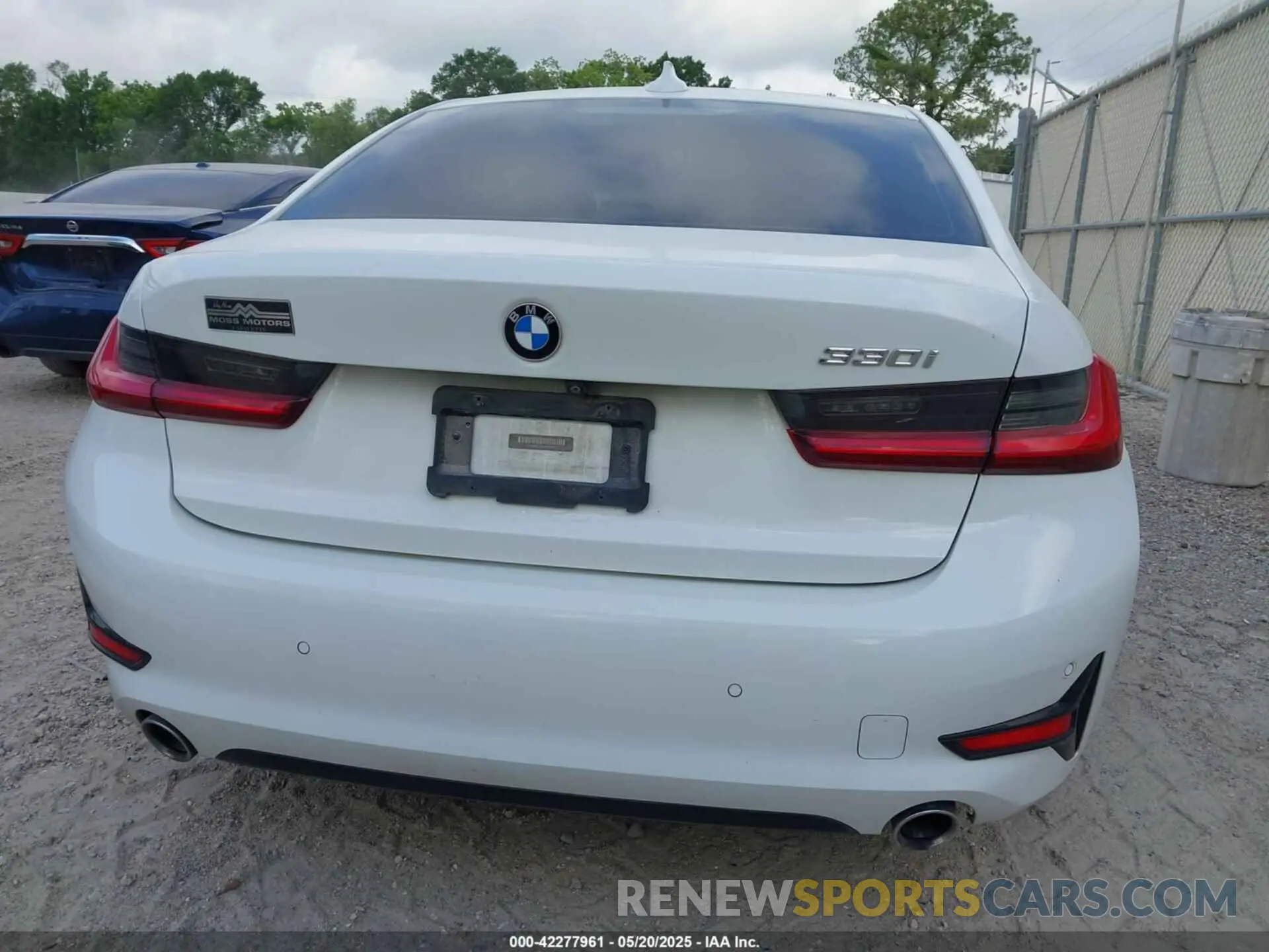 16 Photograph of a damaged car 3MW5R1J08L8B26498 BMW 330I 2020