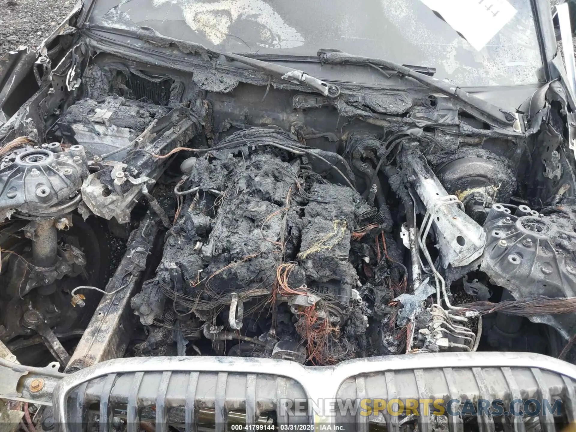 10 Photograph of a damaged car 3MW5R1J09L8B07586 BMW 330I 2020