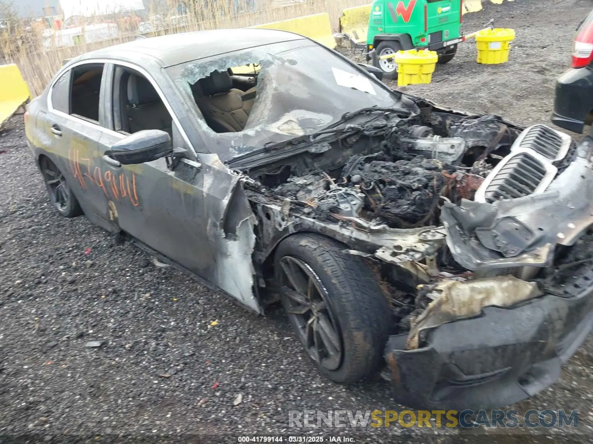 16 Photograph of a damaged car 3MW5R1J09L8B07586 BMW 330I 2020