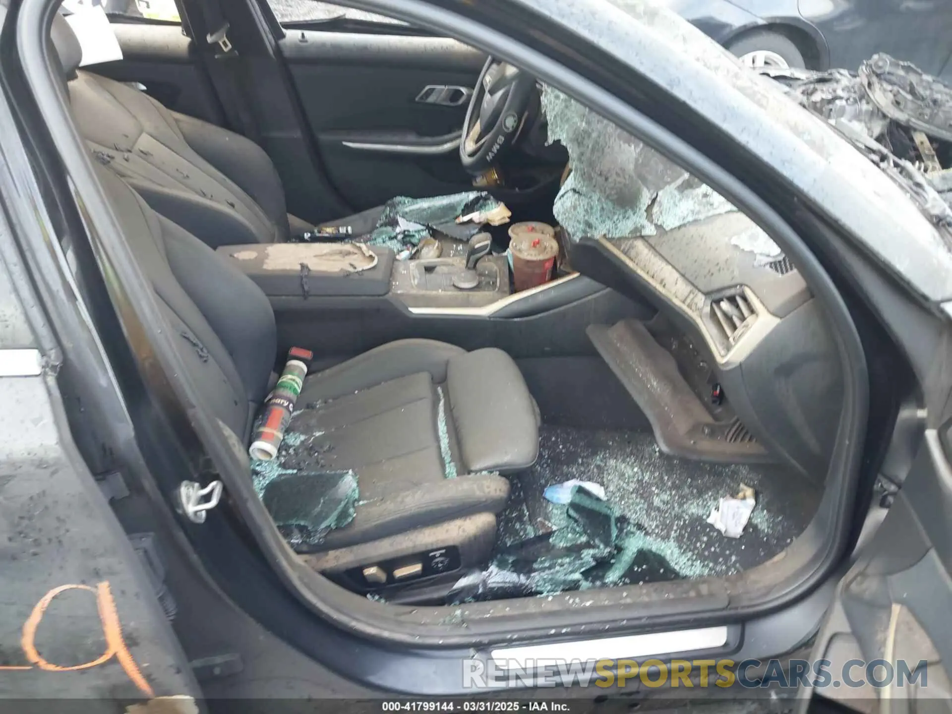 5 Photograph of a damaged car 3MW5R1J09L8B07586 BMW 330I 2020