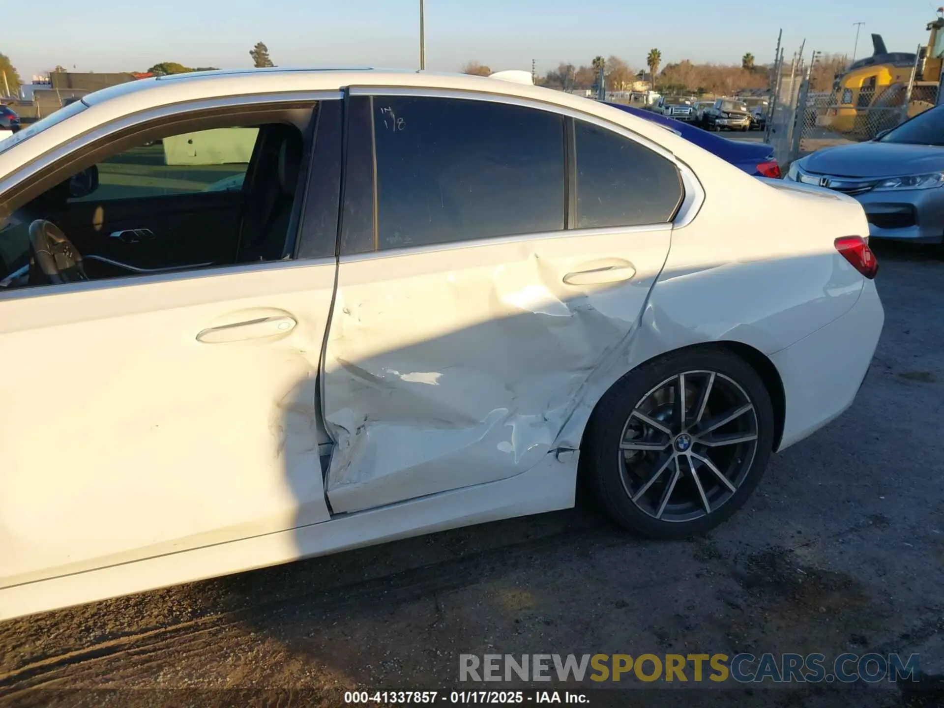 6 Фотография поврежденного автомобиля 3MW5R1J09L8B07846 BMW 330I 2020