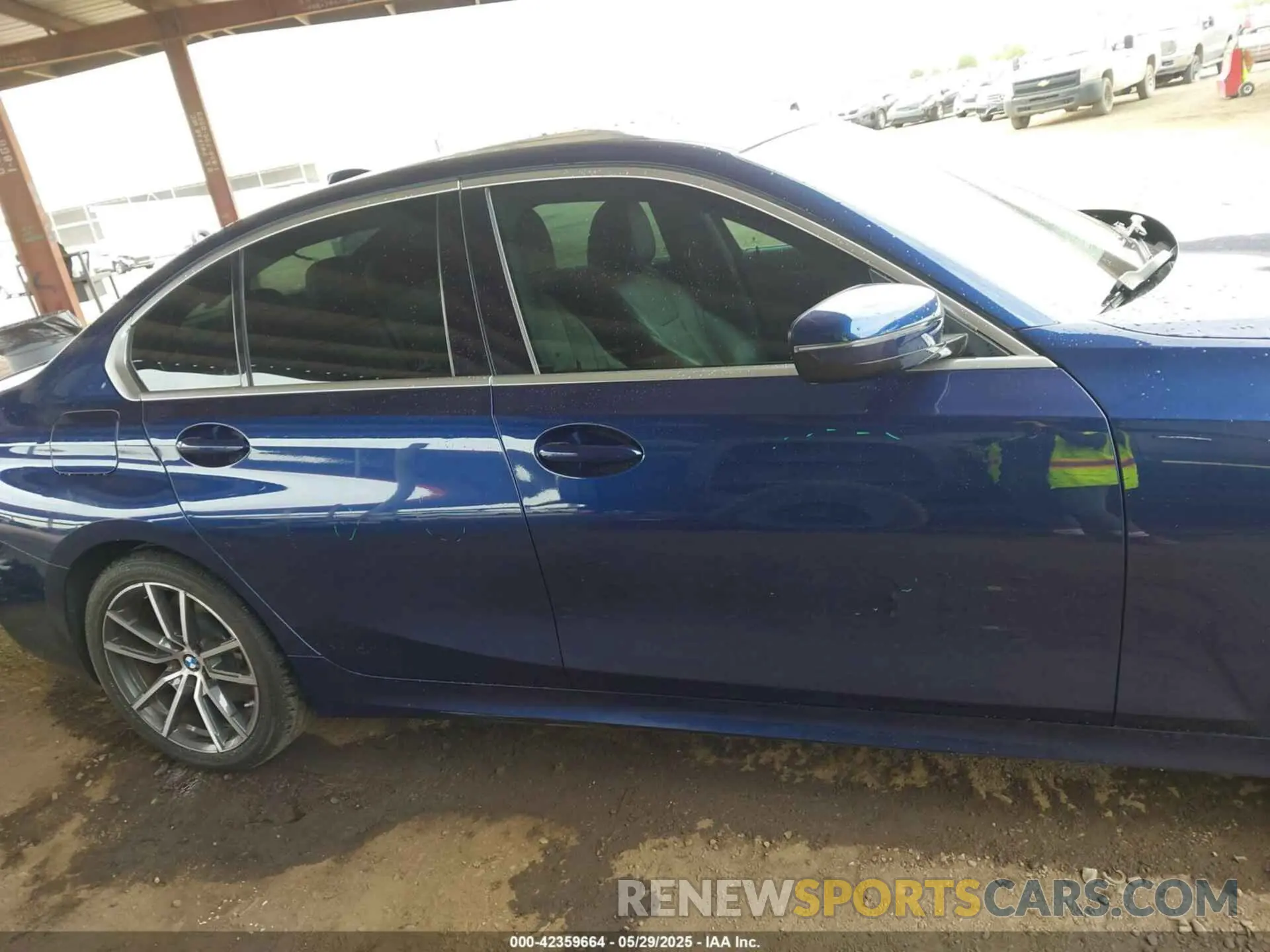 14 Photograph of a damaged car 3MW5R1J0XL8B09072 BMW 330I 2020